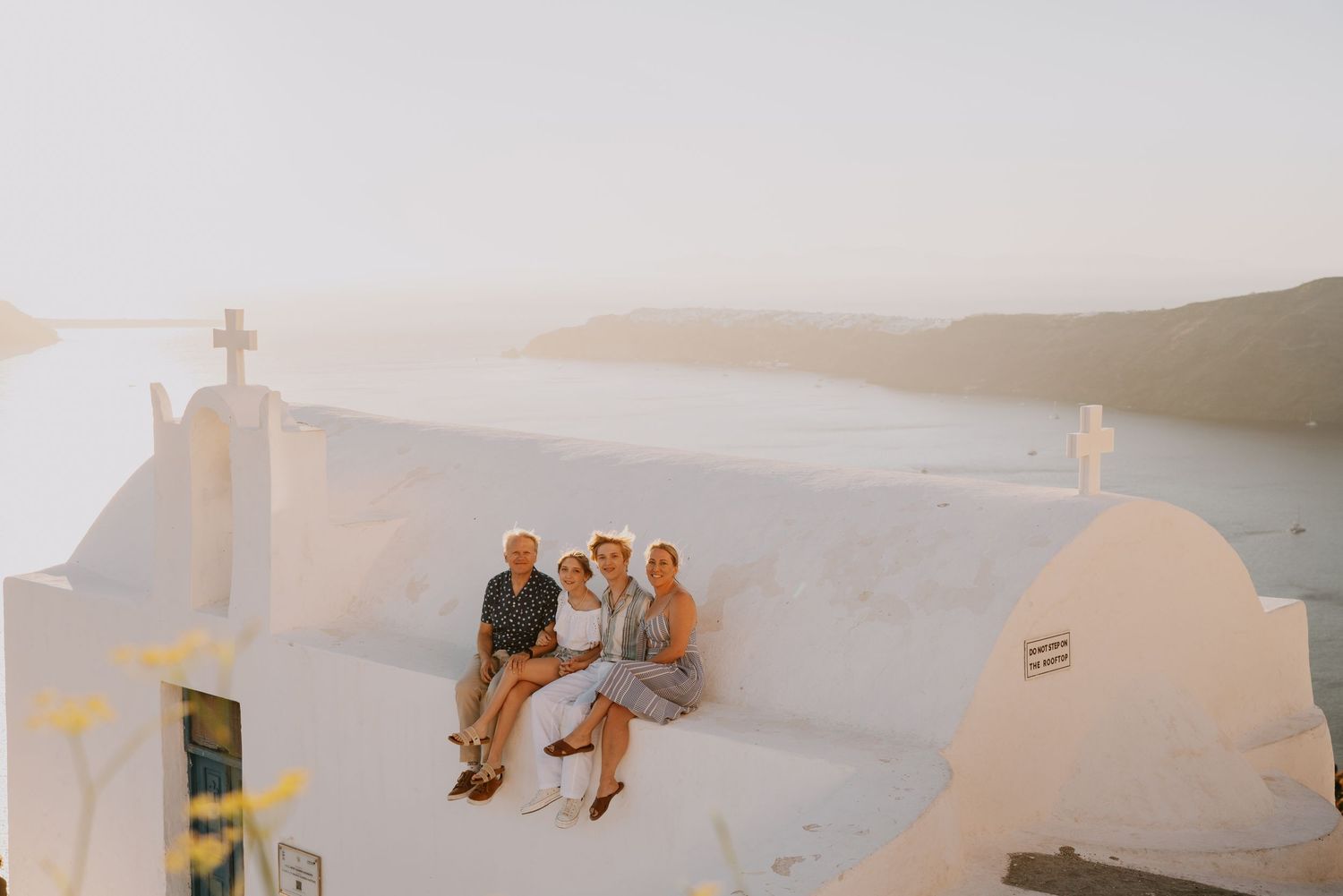 family-photoshoot-santorini
