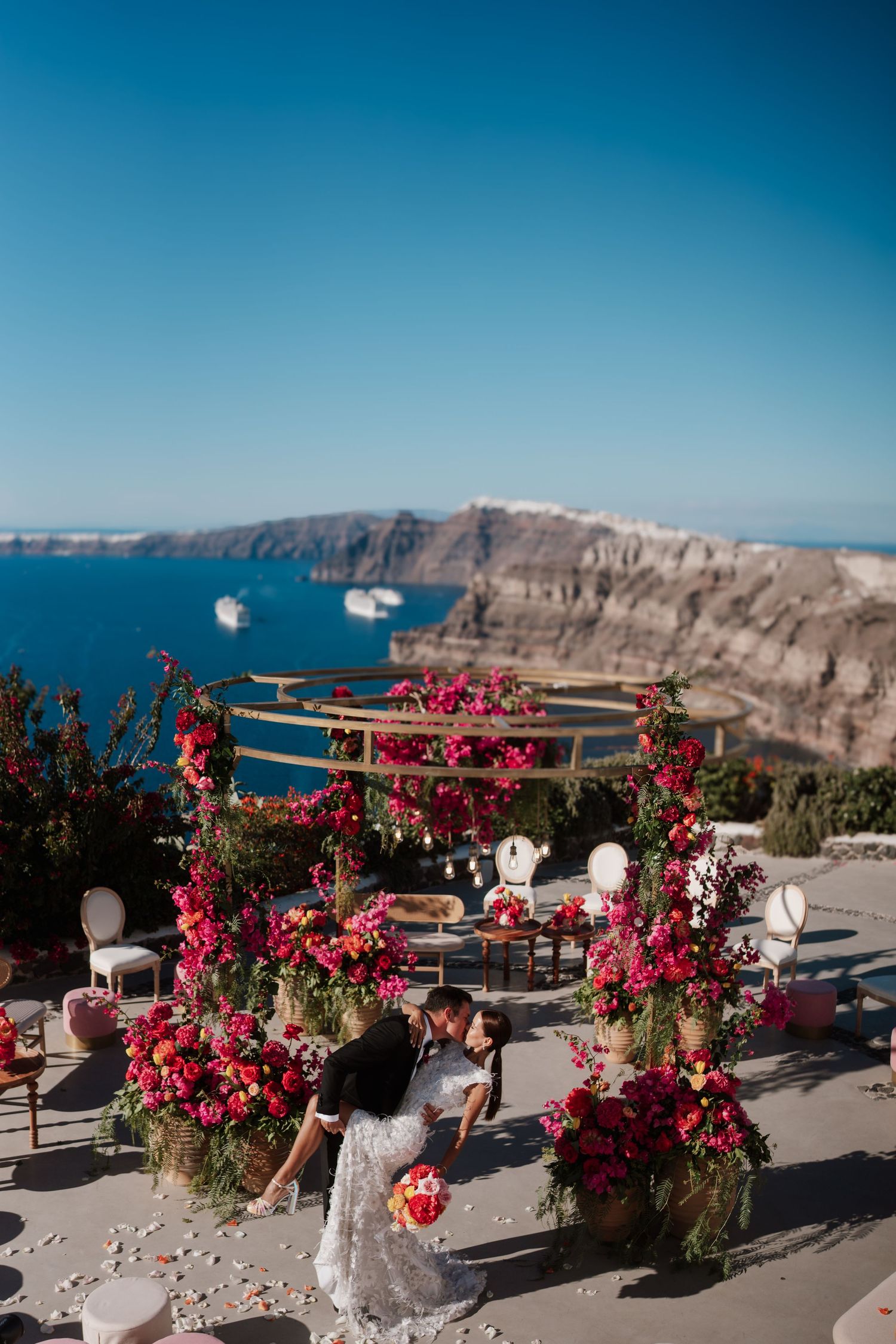 luxury santorini wedding photography caldera view bride groom golden hour santorini photographer

santorini proposal photoshoot romantic cou