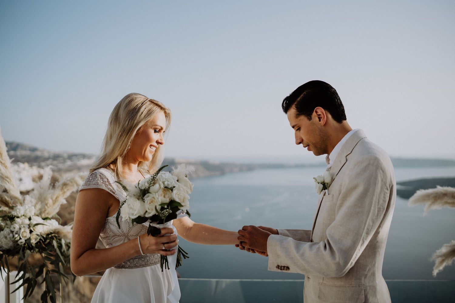 santorini engagement photoshoot cinematic couple oia santorini photographer luxury session