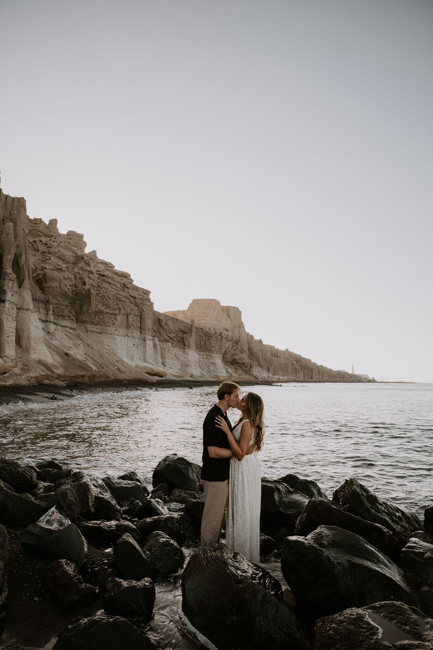 santorini wedding ceremony caldera view luxury destination wedding photographer santorini greece golden hour