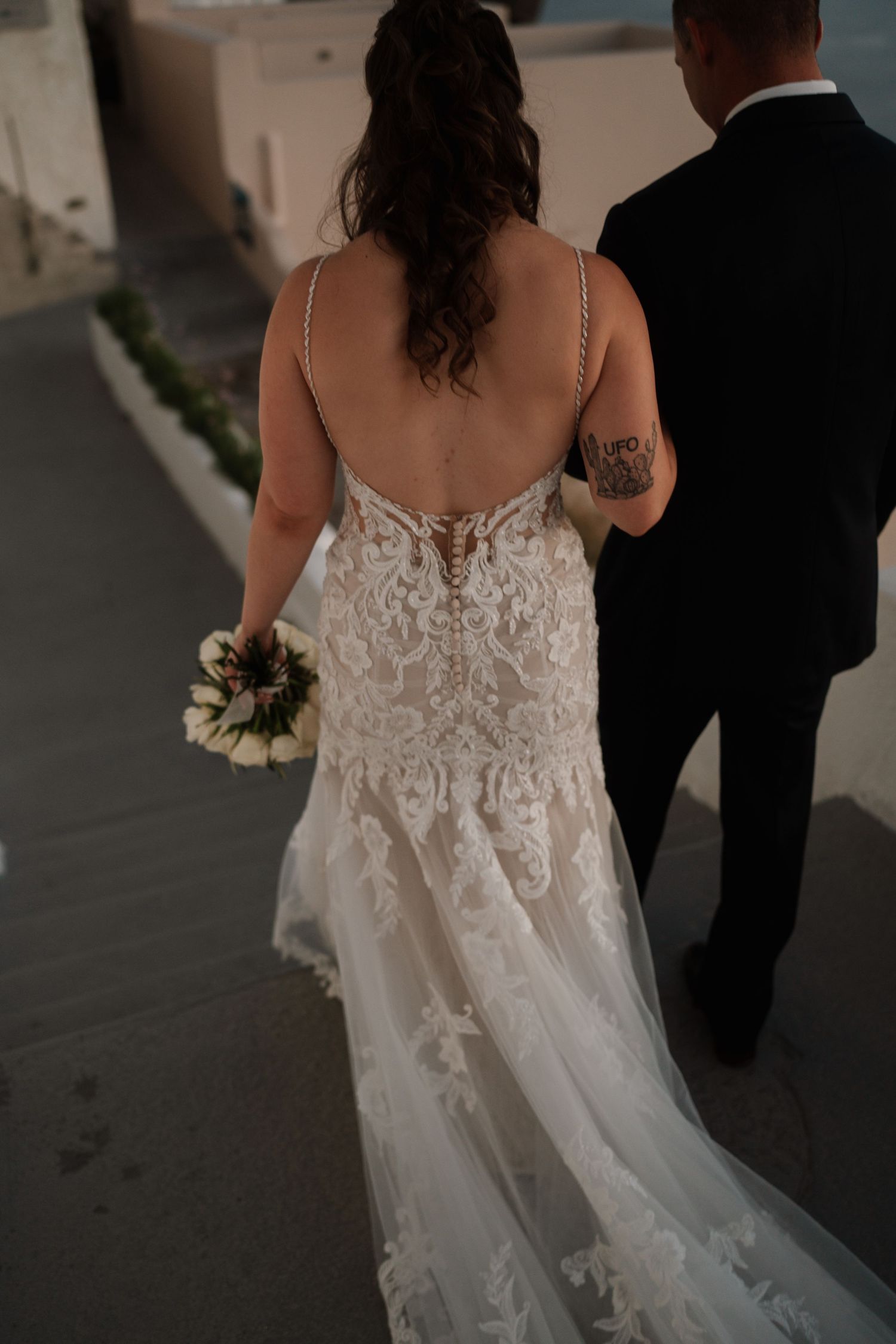 luxury santorini wedding photography caldera view bride groom sunset santorini photographer