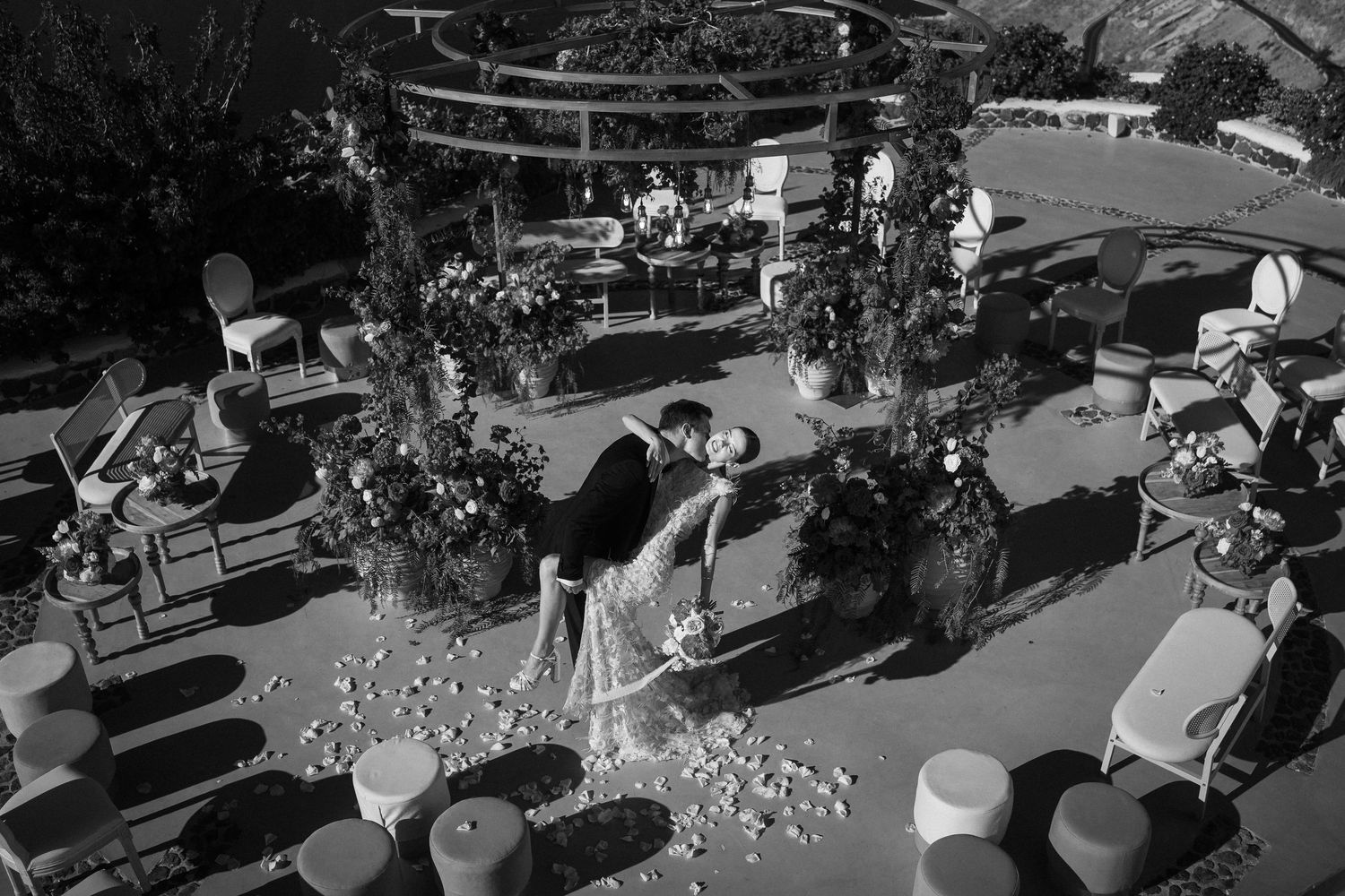 luxury santorini wedding photography caldera view bride groom golden hour santorini photographer

santorini proposal photoshoot romantic cou