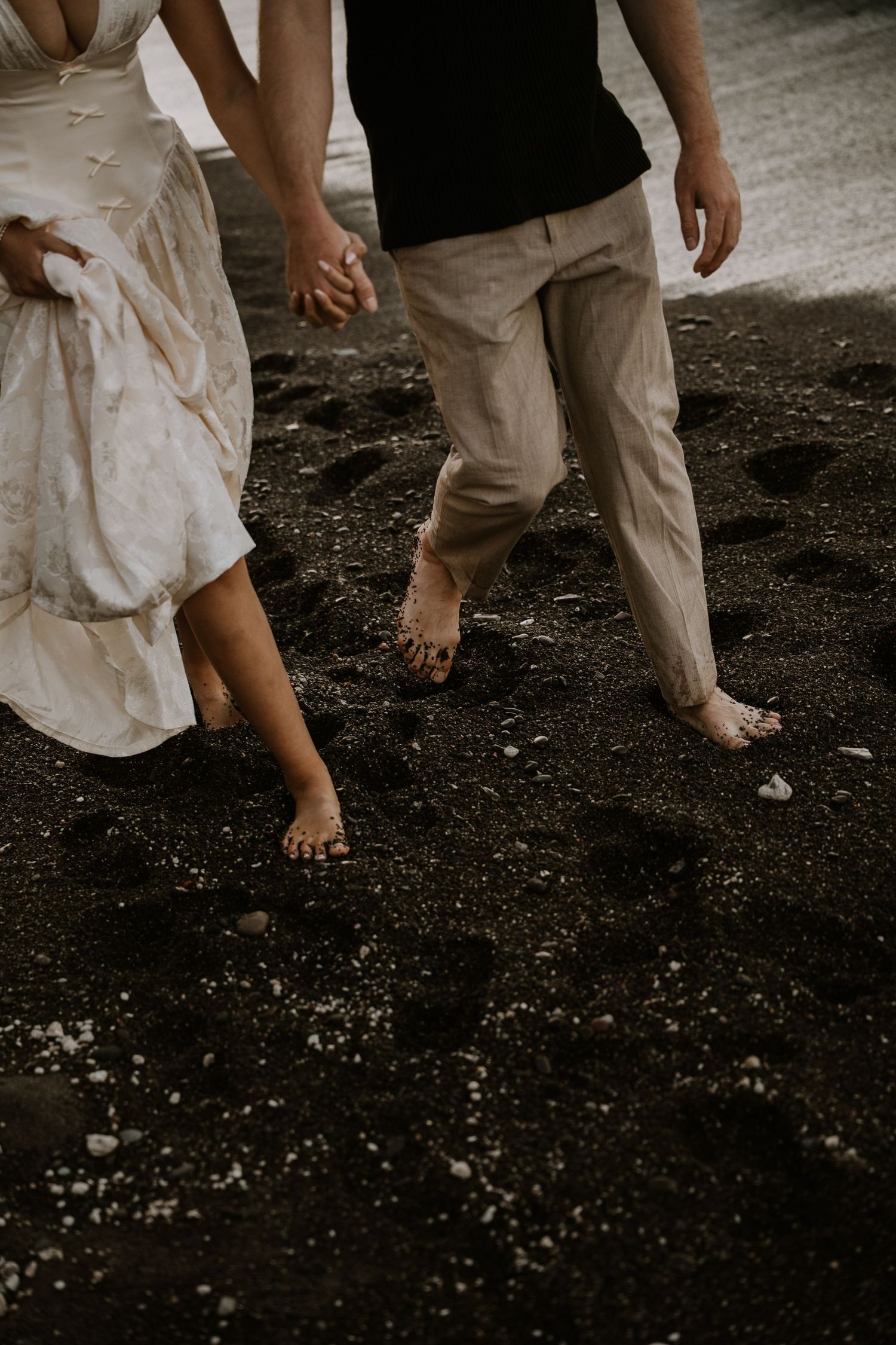 santorini engagement photoshoot cinematic couple oia santorini photographer luxury session