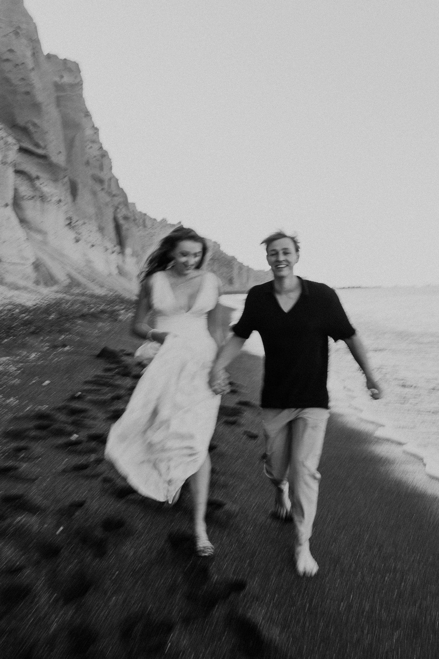 santorini photographer couple session oia sunset blue domes romantic photoshoot greece