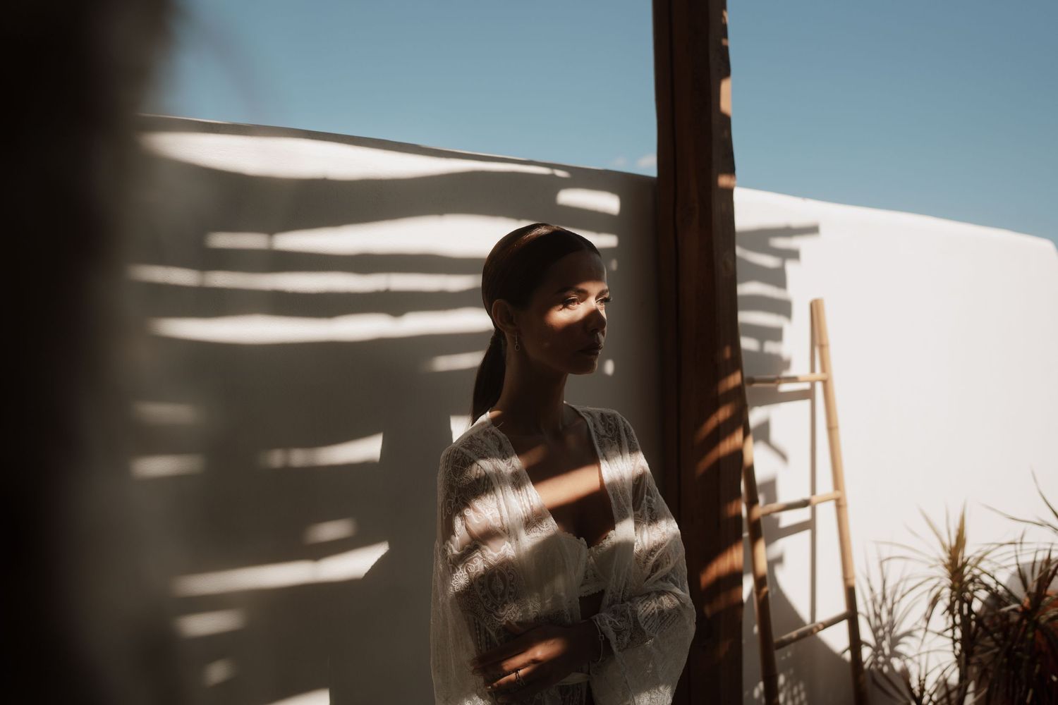 luxury santorini wedding photography caldera view bride groom sunset santorini photographer