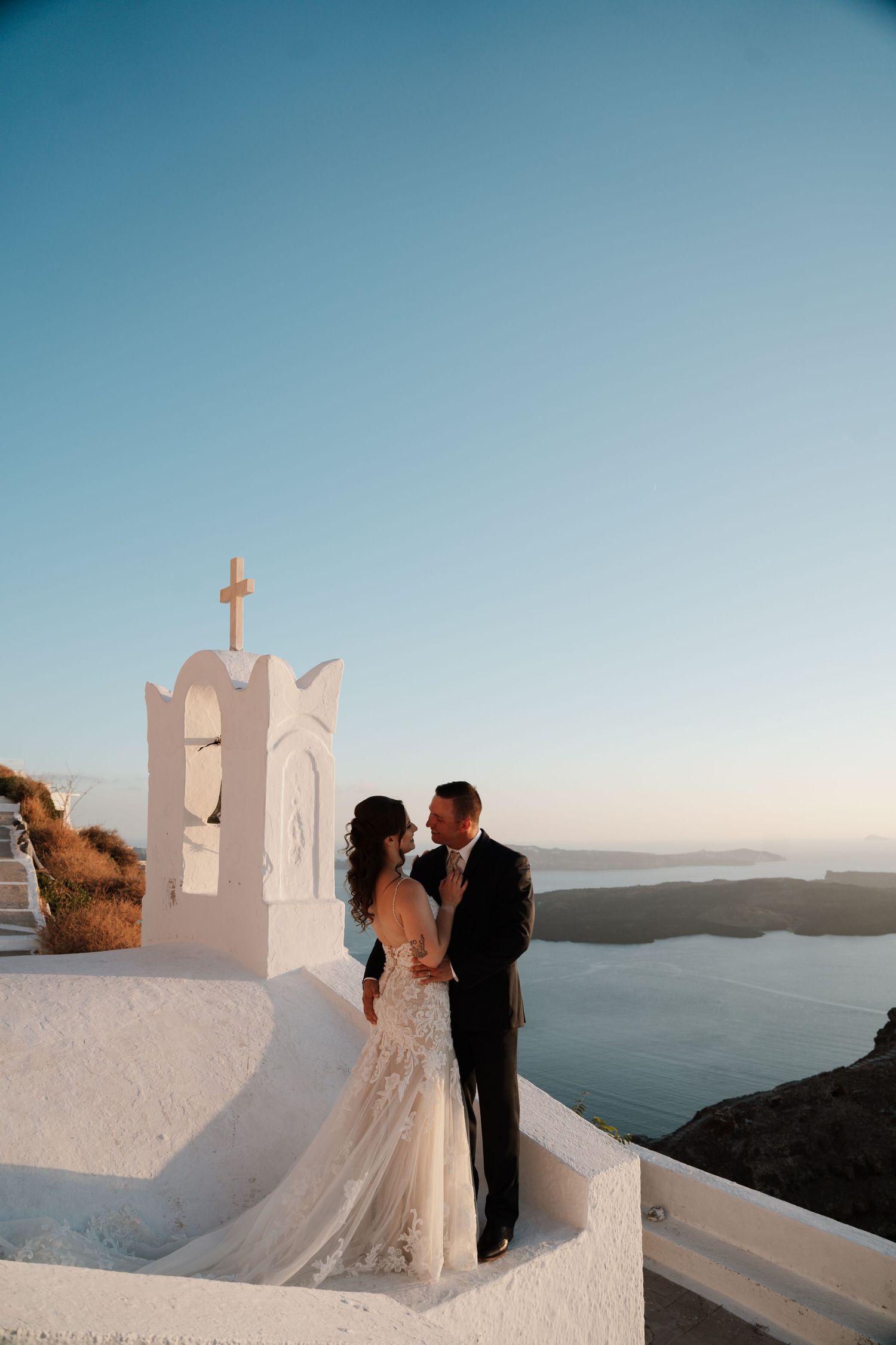 luxury santorini wedding photography caldera view bride groom sunset santorini photographer