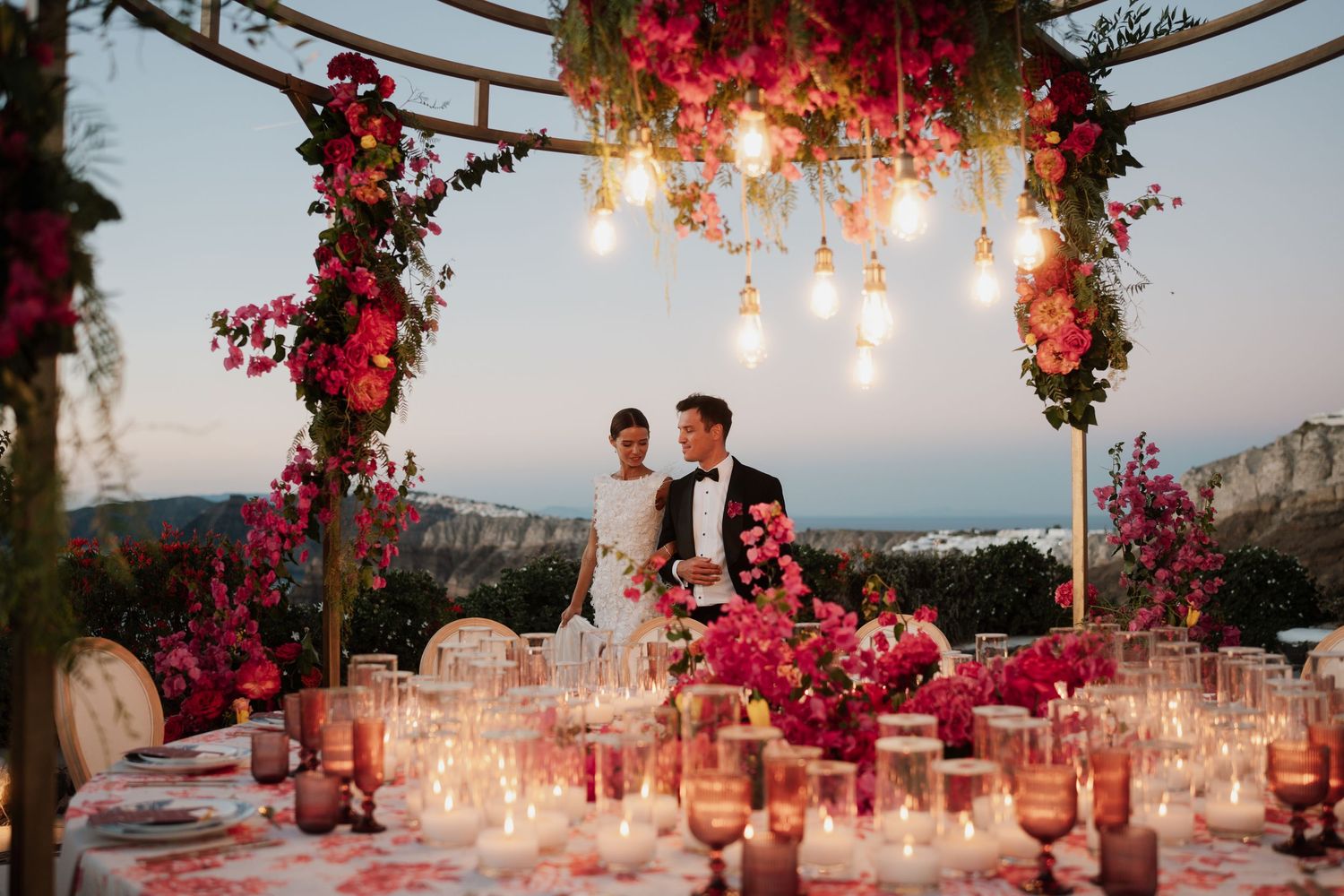 luxury santorini wedding photography caldera view bride groom golden hour santorini photographer

santorini proposal photoshoot romantic cou