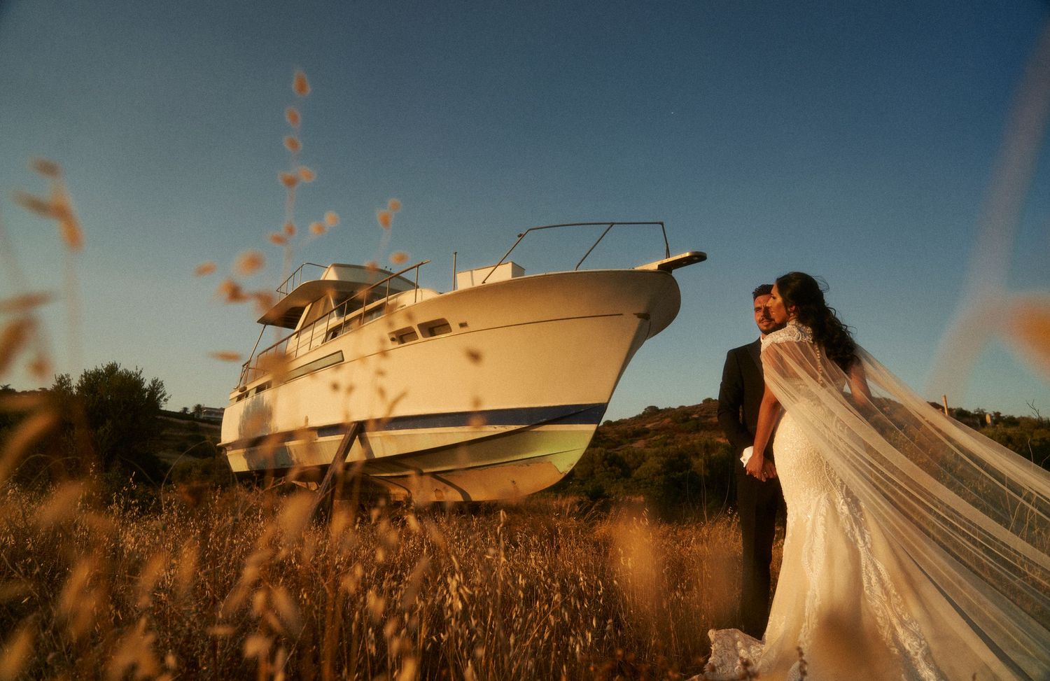 professional-couple-photographer-santorini