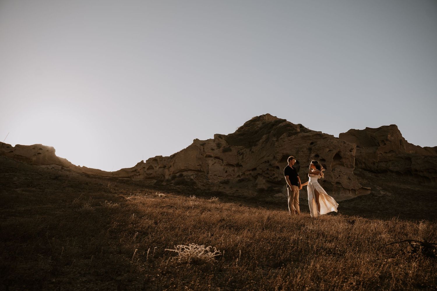 santorini wedding photographer golden hour couple ceremony luxury destination wedding greece

romantic santorini wedding photoshoot caldera