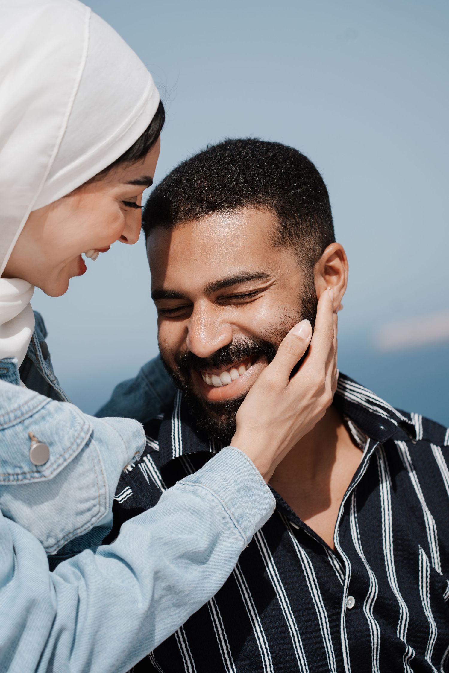 santorini engagement photoshoot cinematic couple oia santorini photographer luxury session