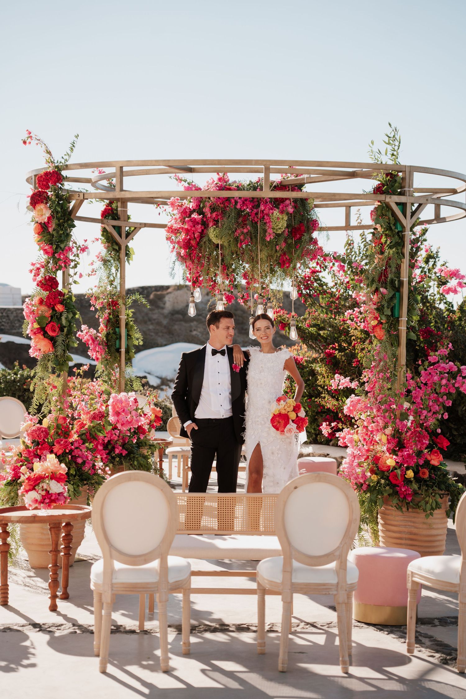 luxury santorini wedding photography caldera view bride groom golden hour santorini photographer

santorini proposal photoshoot romantic cou
