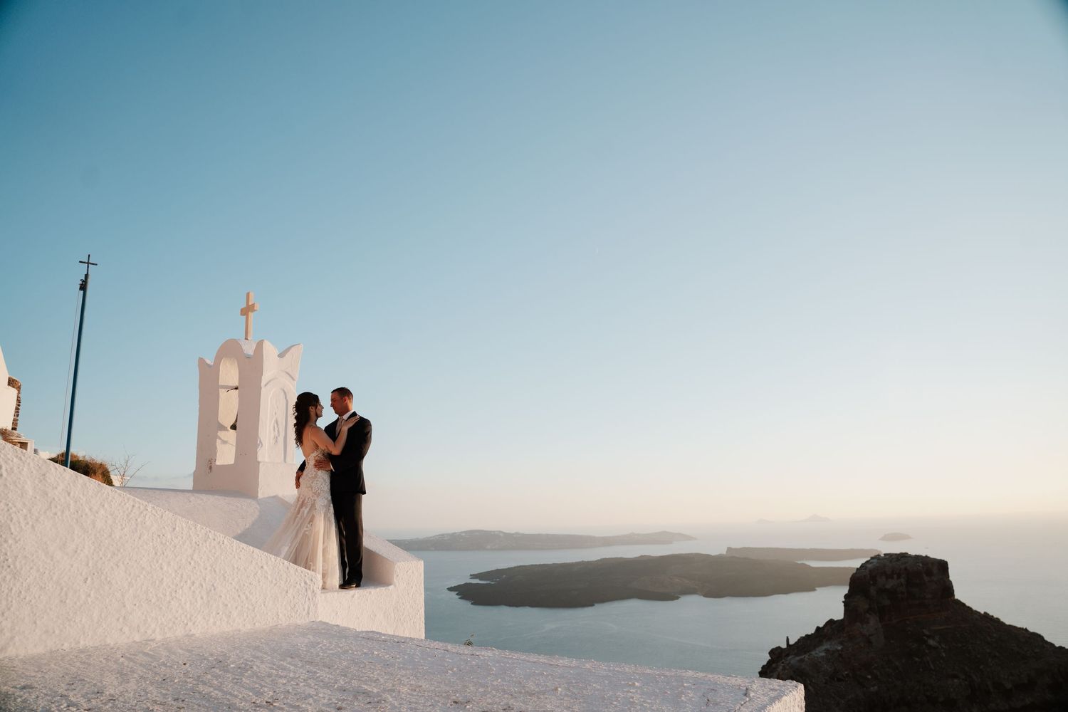 luxury santorini wedding photography caldera view bride groom sunset santorini photographer