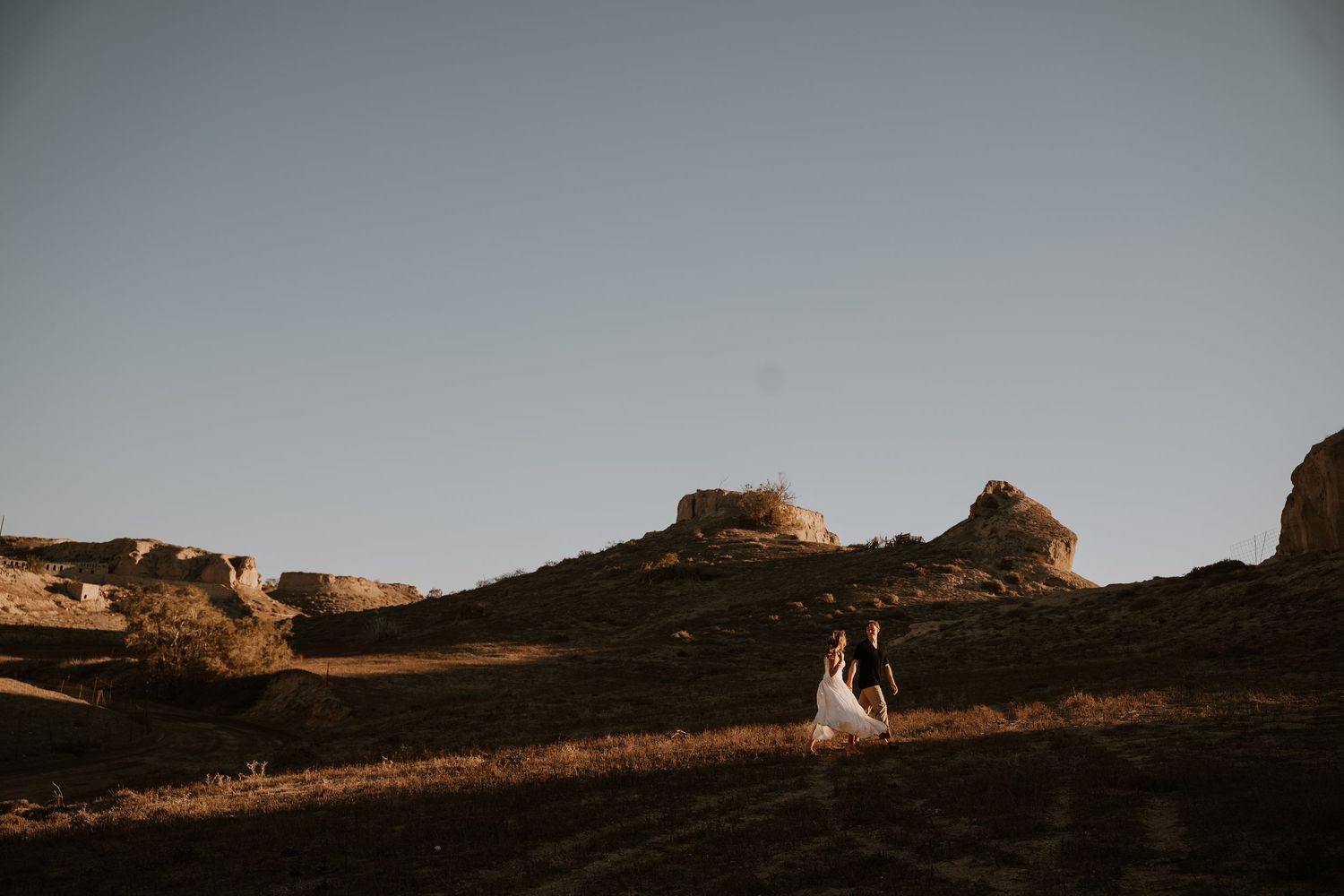 santorini elopement photographer luxury wedding santorini caldera couple ceremony aegean sea view