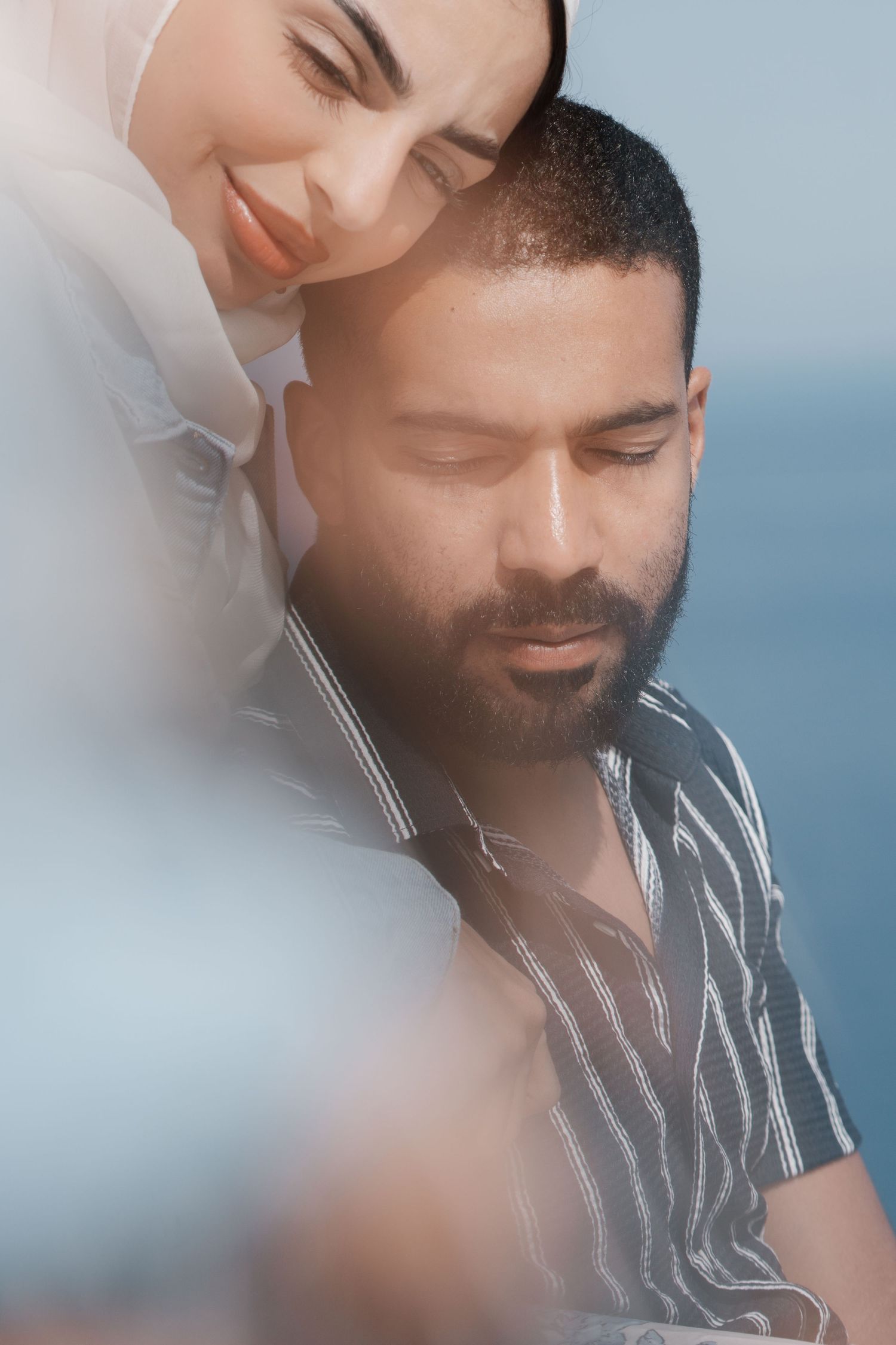 santorini engagement photoshoot cinematic couple oia santorini photographer luxury session