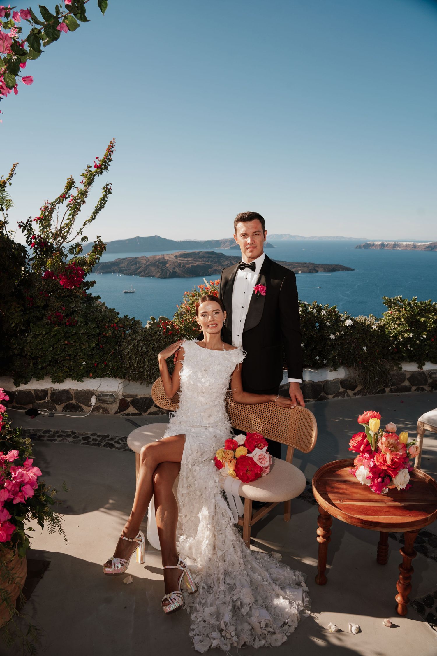 luxury santorini wedding photography caldera view bride groom golden hour santorini photographer

santorini proposal photoshoot romantic cou