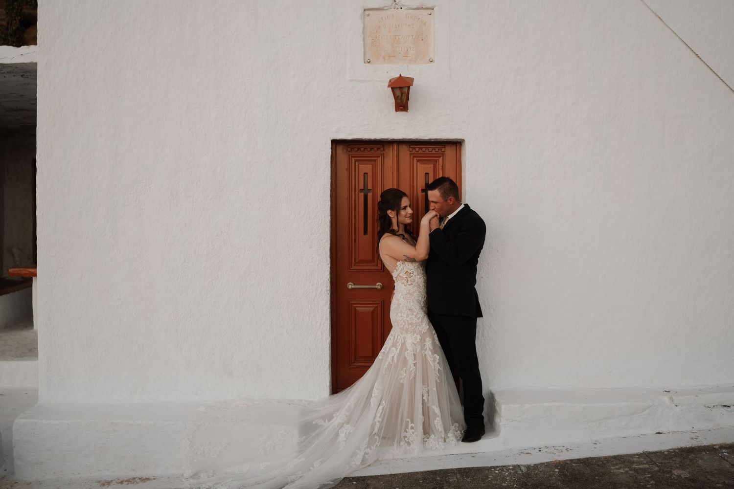 luxury santorini wedding photography caldera view bride groom sunset santorini photographer