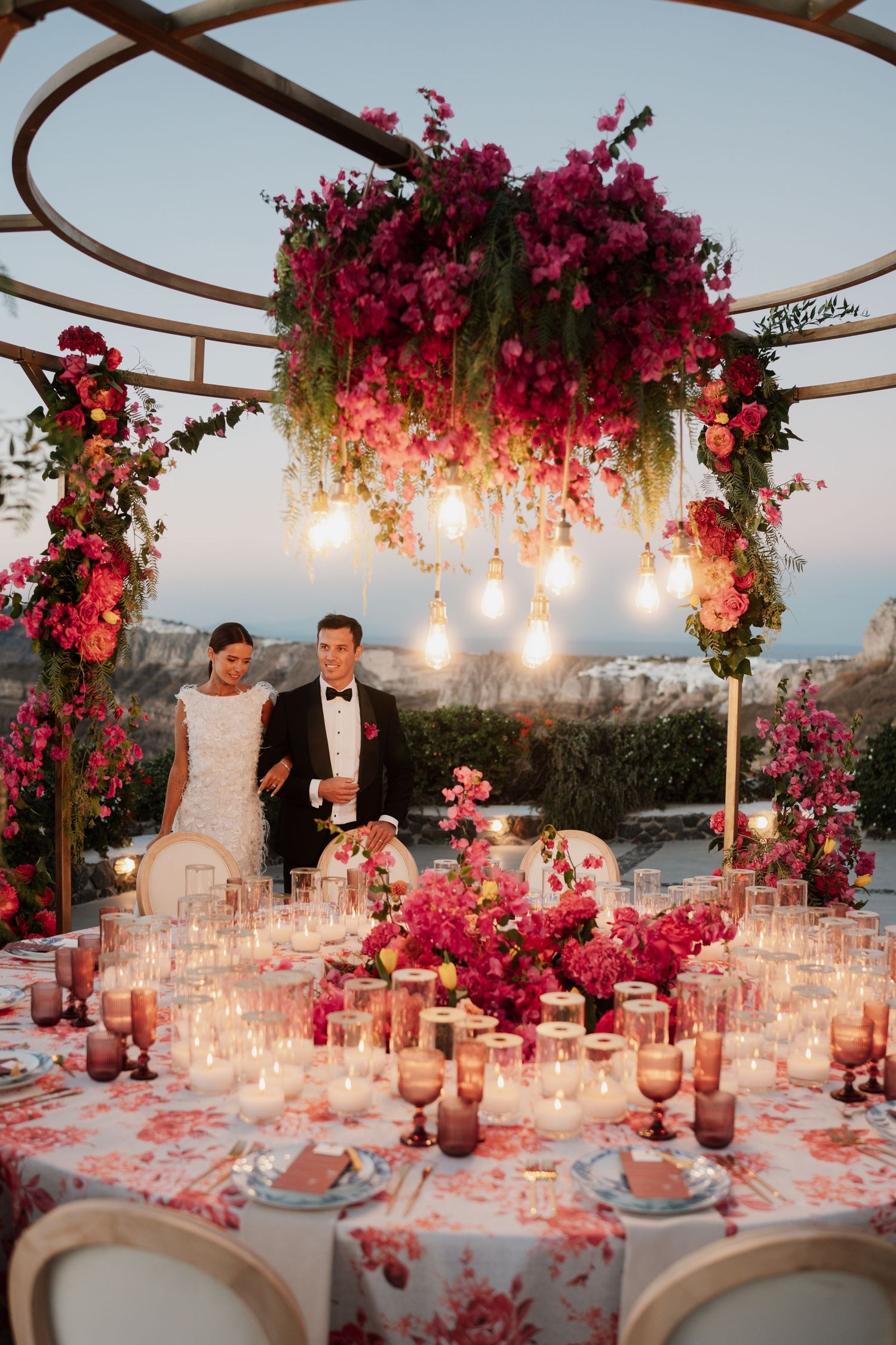 luxury santorini wedding photography caldera view bride groom golden hour santorini photographer

santorini proposal photoshoot romantic cou