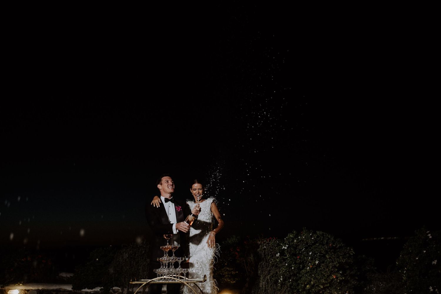 luxury santorini wedding photography caldera view bride groom golden hour santorini photographer

santorini proposal photoshoot romantic cou