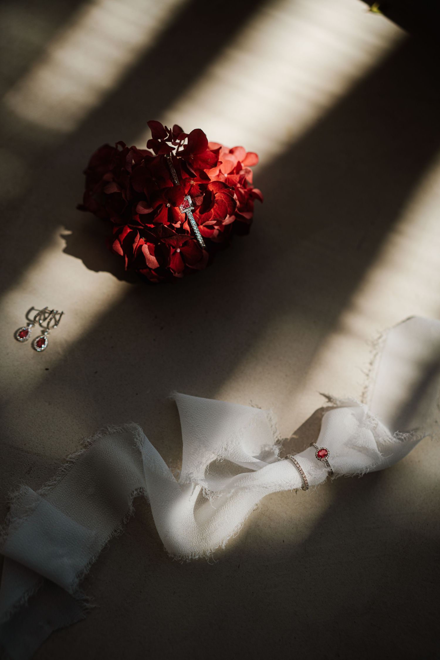 luxury santorini wedding photography caldera view bride groom sunset santorini photographer