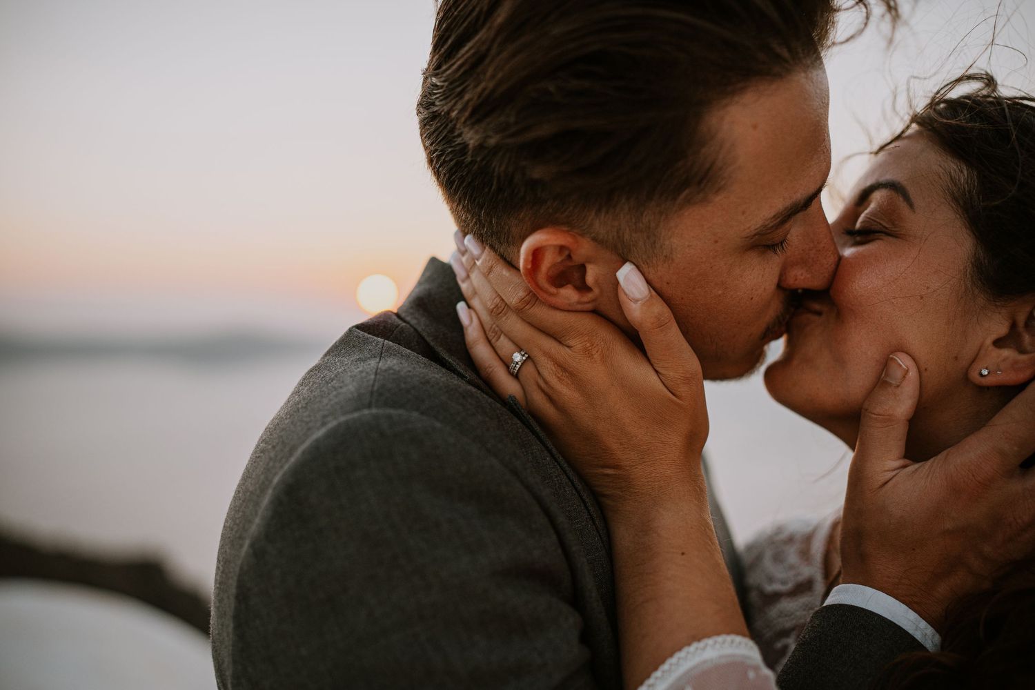 santorini engagement photoshoot cinematic couple oia santorini photographer luxury session