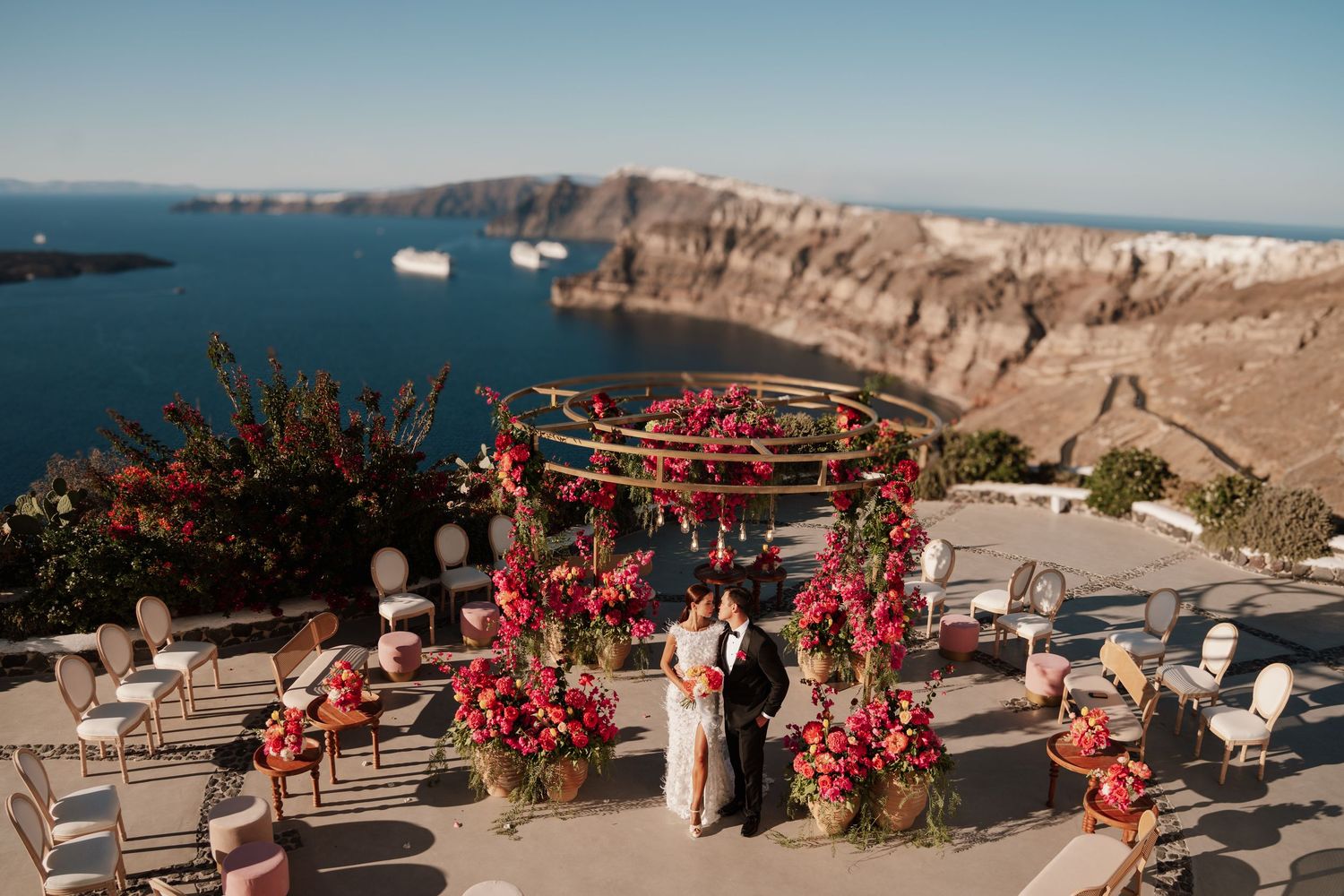 luxury santorini wedding photography caldera view bride groom golden hour santorini photographer

santorini proposal photoshoot romantic cou