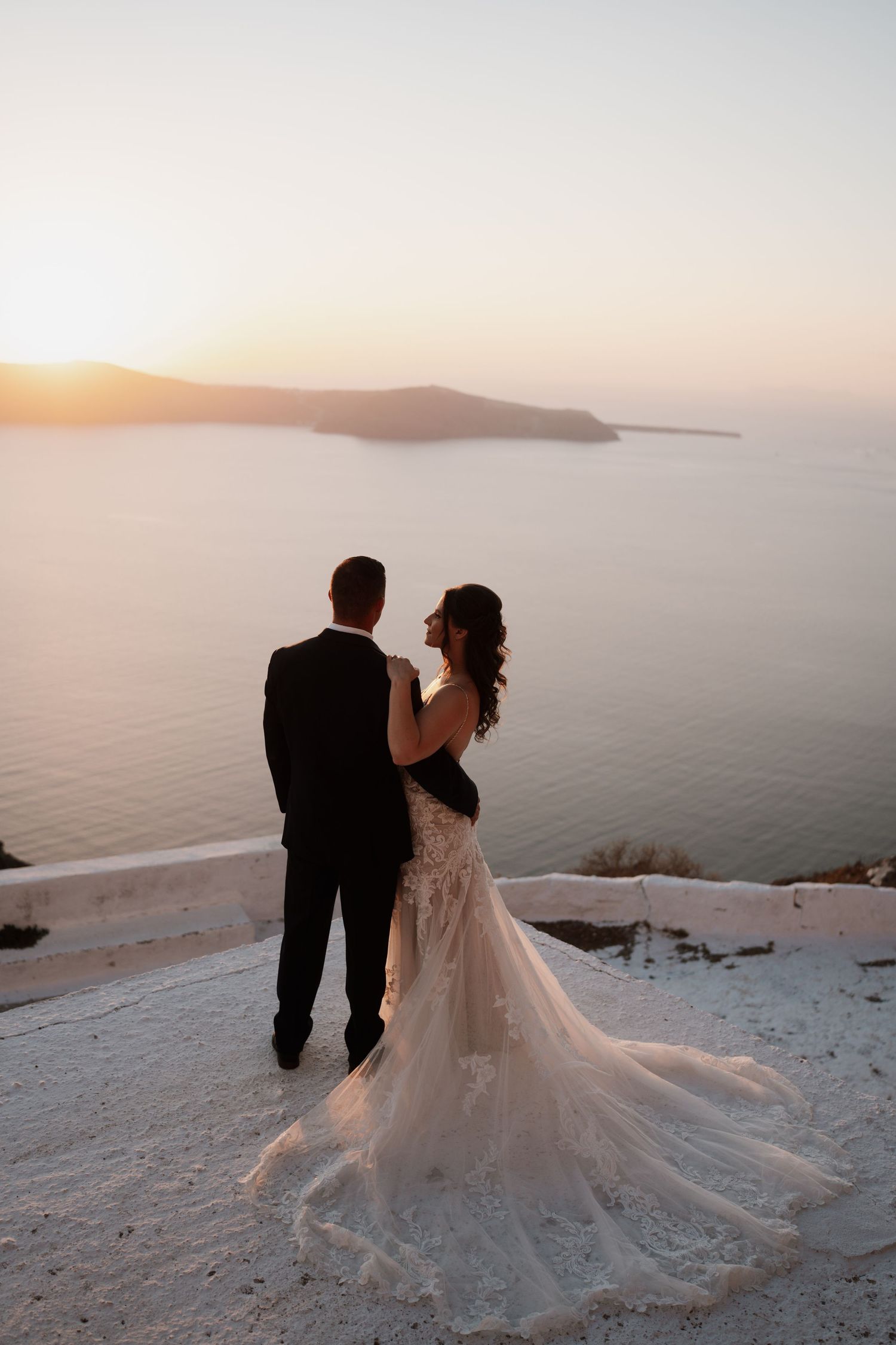 luxury santorini wedding photography caldera view bride groom sunset santorini photographer