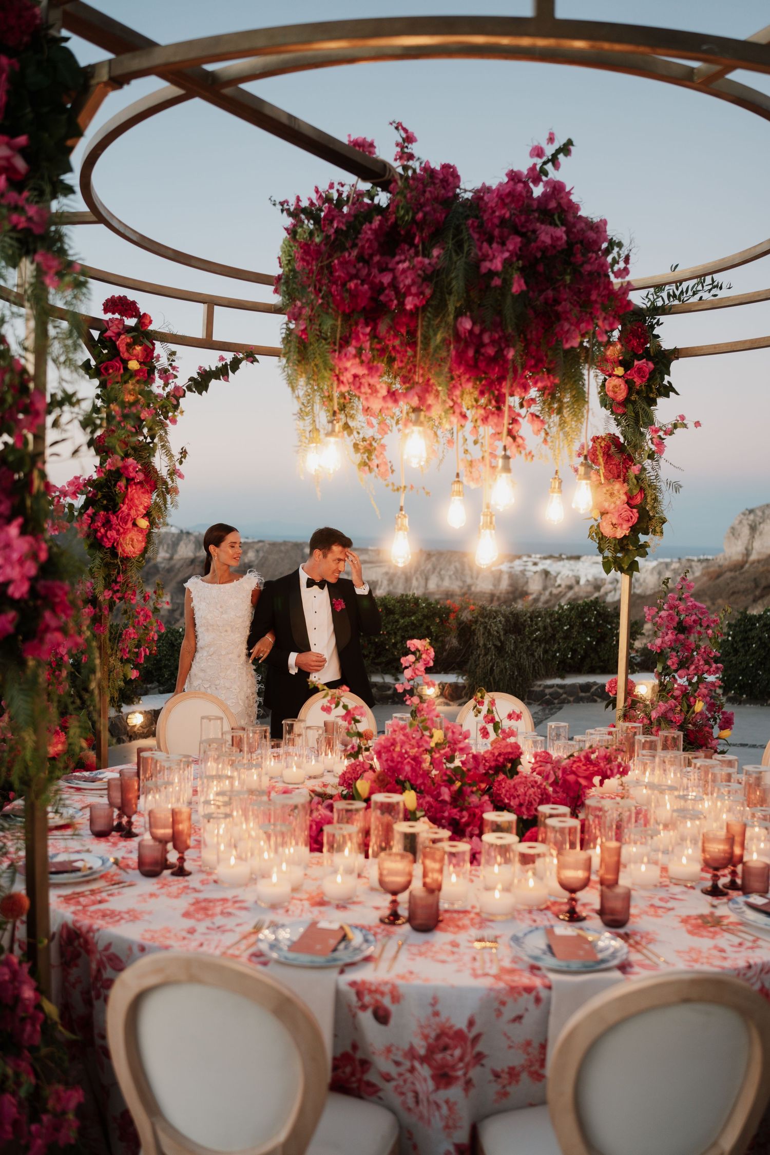 luxury santorini wedding photography caldera view bride groom golden hour santorini photographer

santorini proposal photoshoot romantic cou