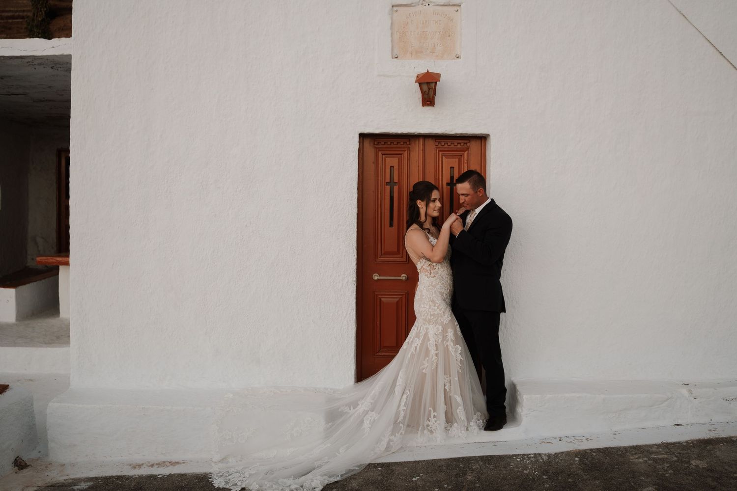 luxury santorini wedding photography caldera view bride groom sunset santorini photographer
