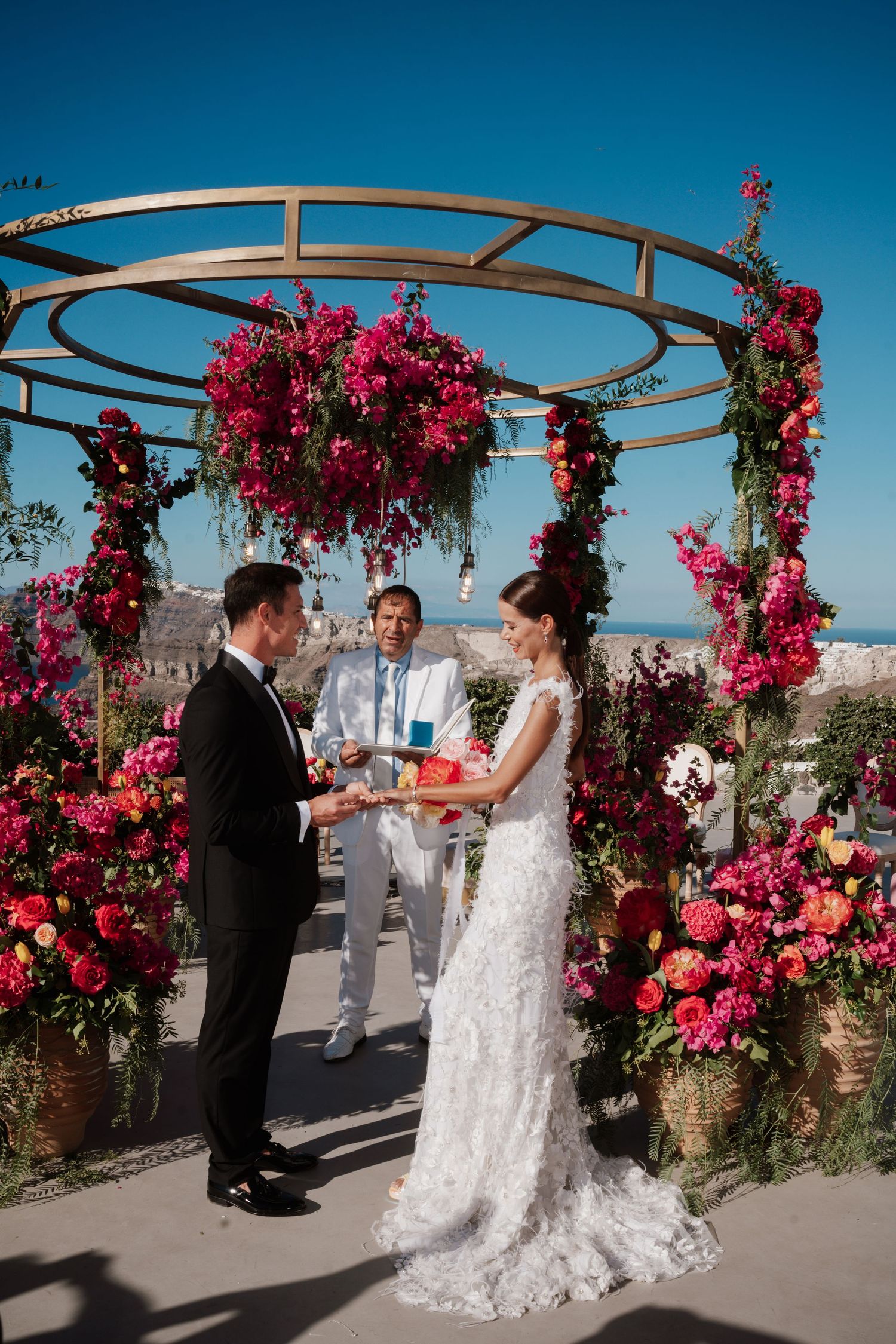 santorini wedding photographer golden hour couple ceremony luxury destination wedding greece

romantic santorini wedding photoshoot caldera