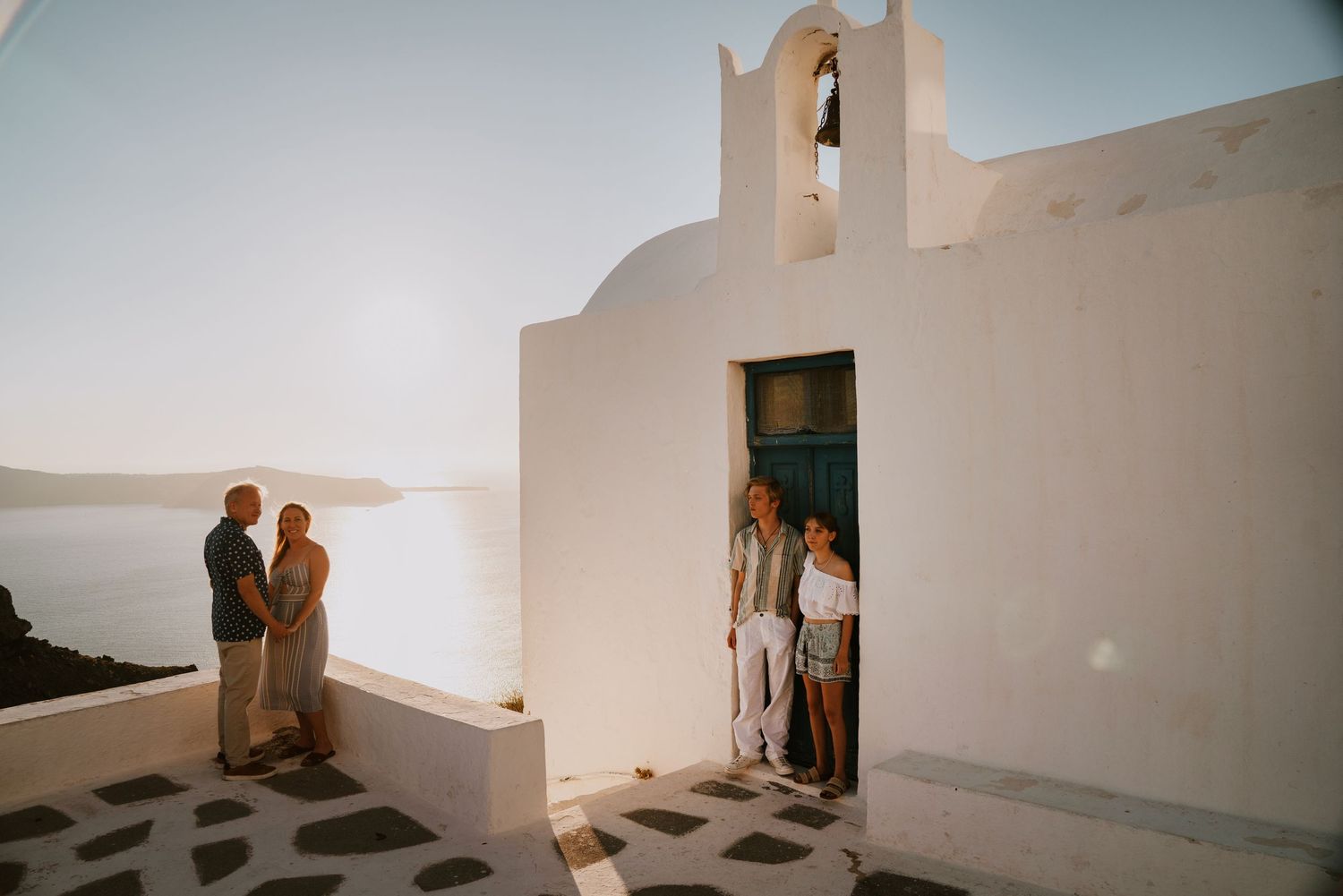 family-photoshoot-santorini