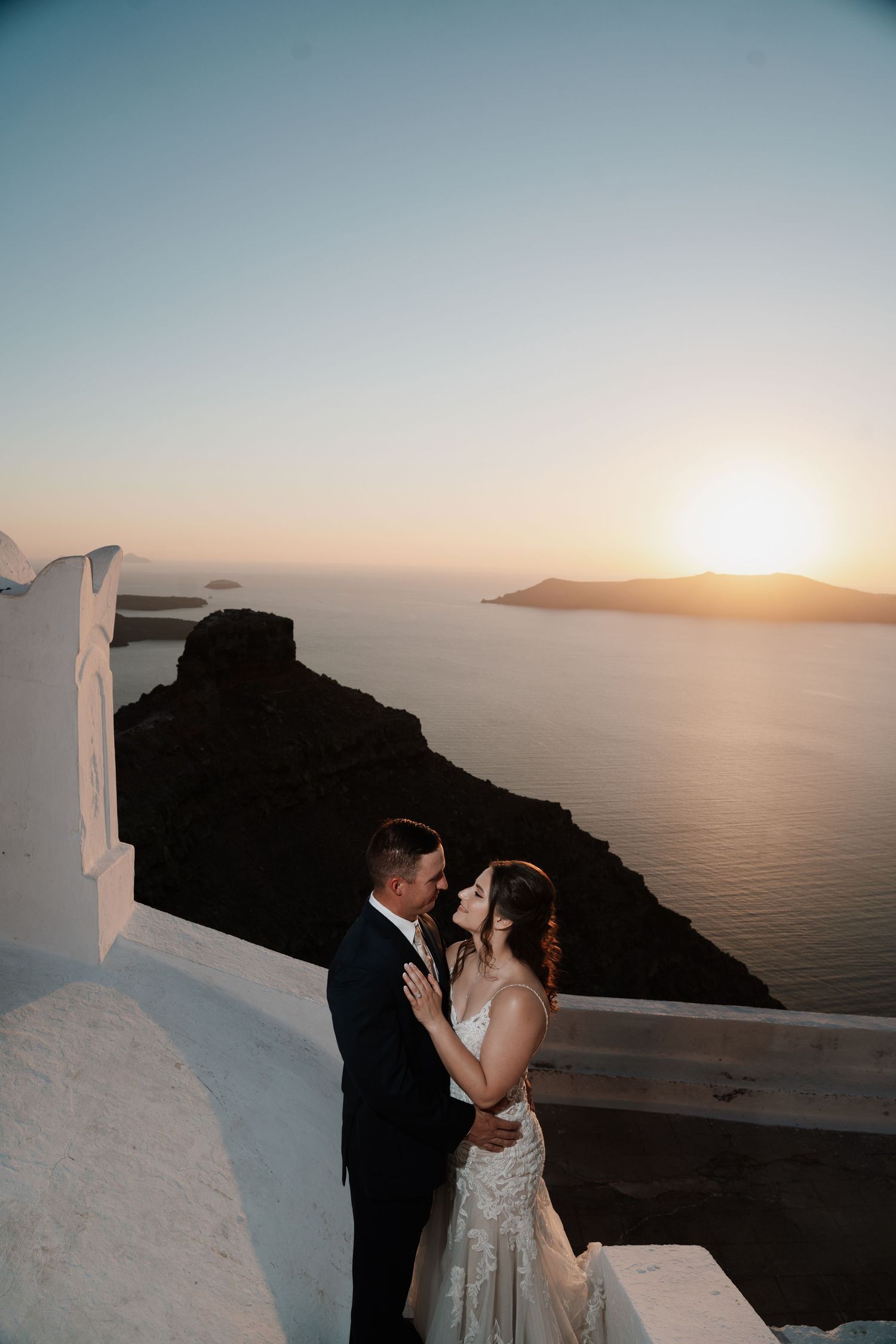 luxury santorini wedding photography caldera view bride groom sunset santorini photographer