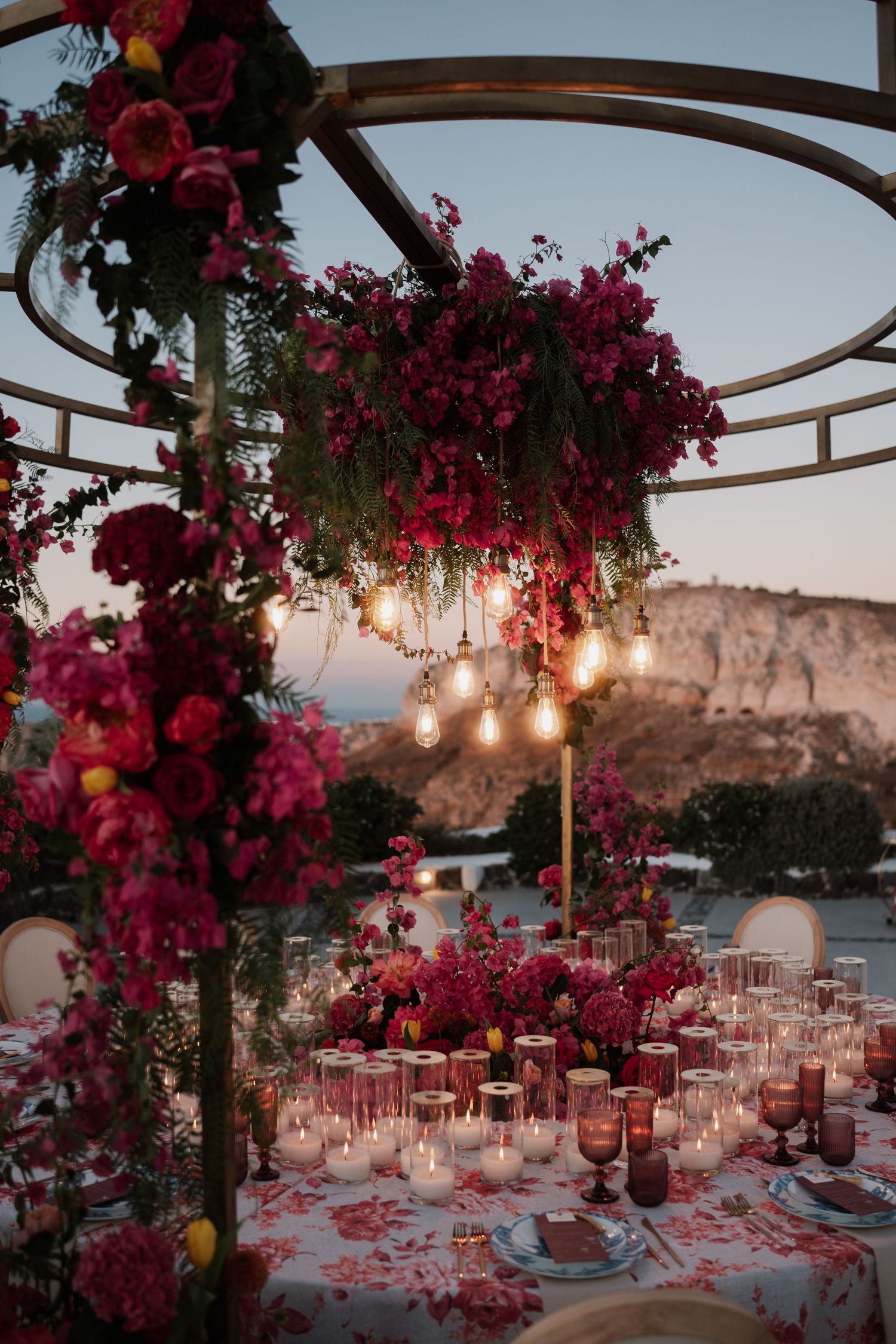 santorini photographer couple session oia sunset blue domes romantic photoshoot greece