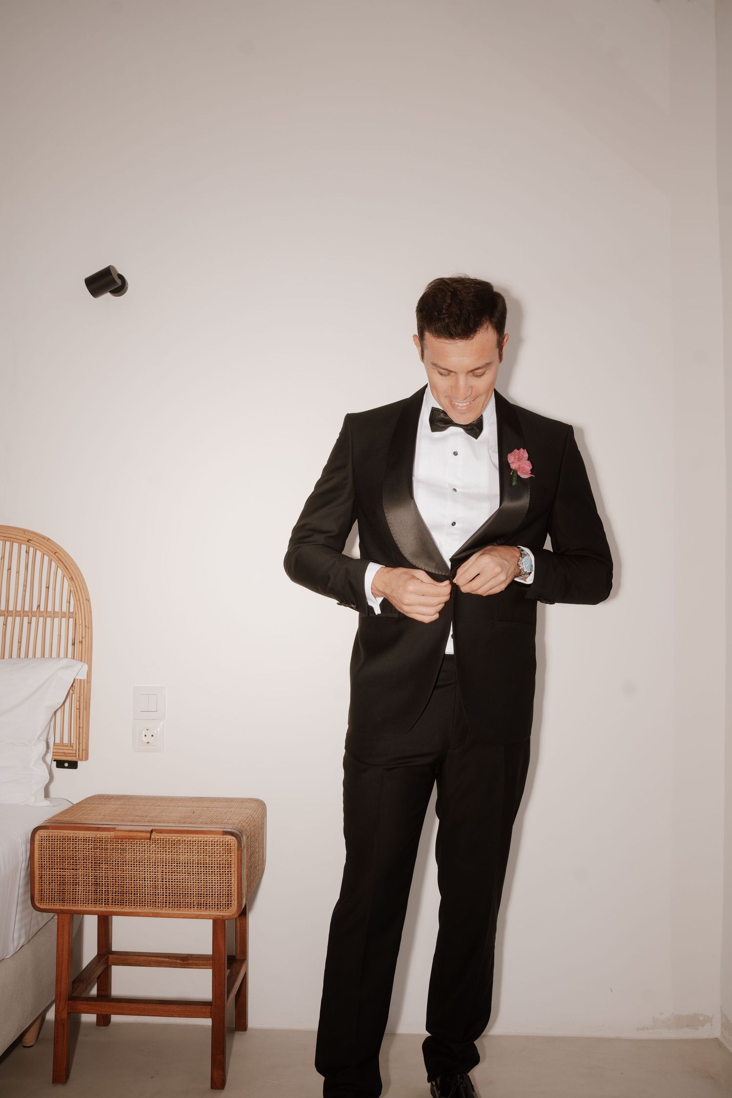 wedding-photographer-oia-santorini