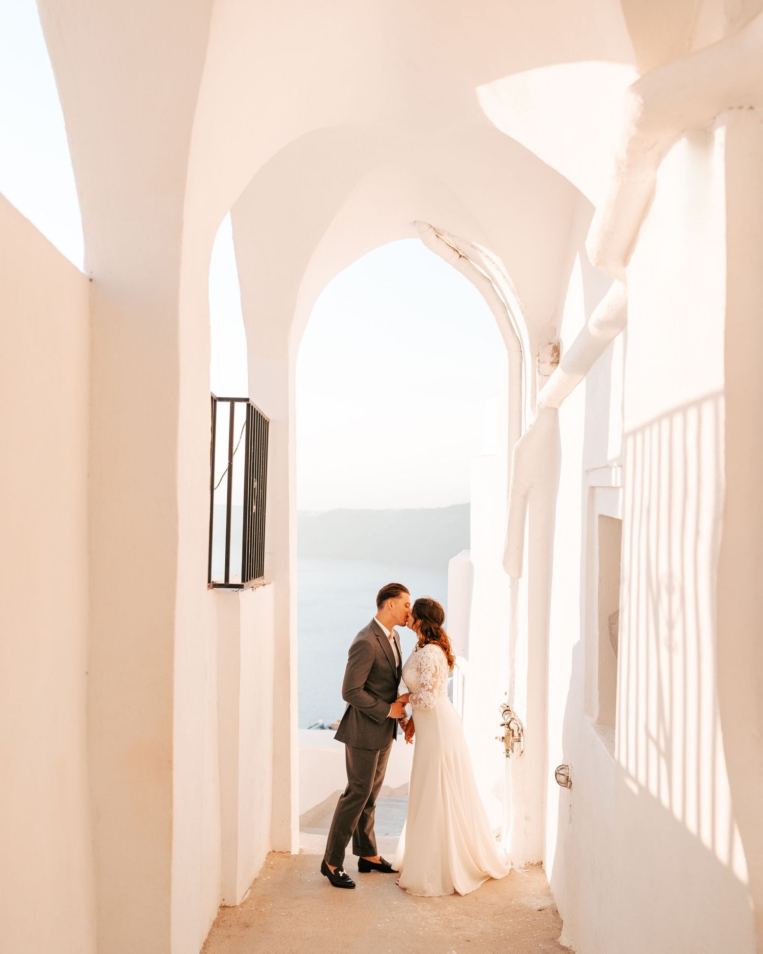 wedding-photographer-oia-santorini