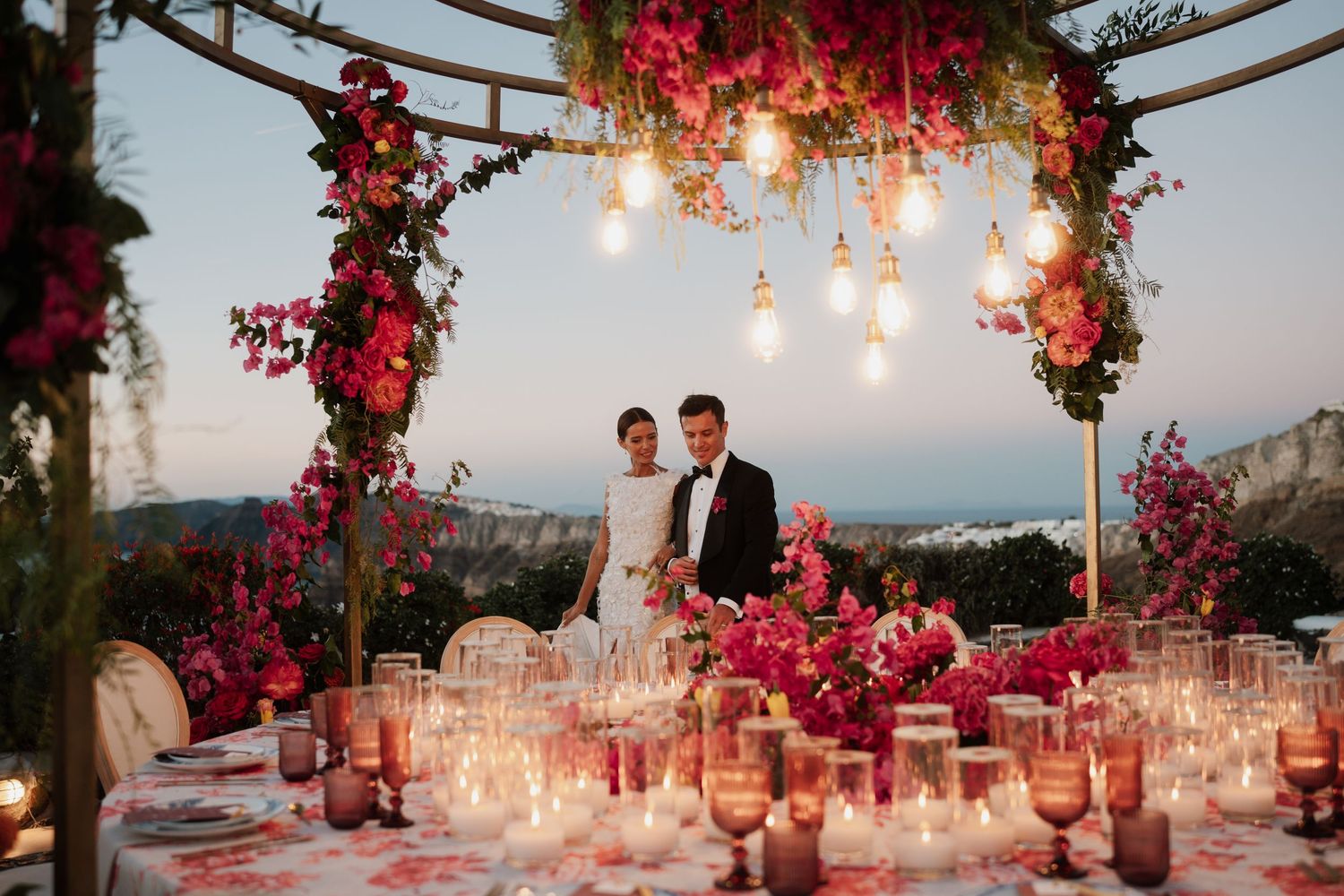 luxury santorini wedding photography caldera view bride groom golden hour santorini photographer

santorini proposal photoshoot romantic cou