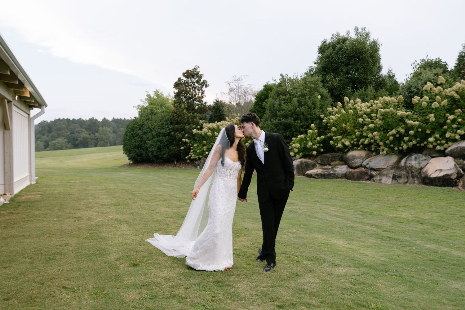 An Iva, SC wedding photographed in a documentary editorial style, blending candid storytelling with elevated portraiture. Heyward Manor