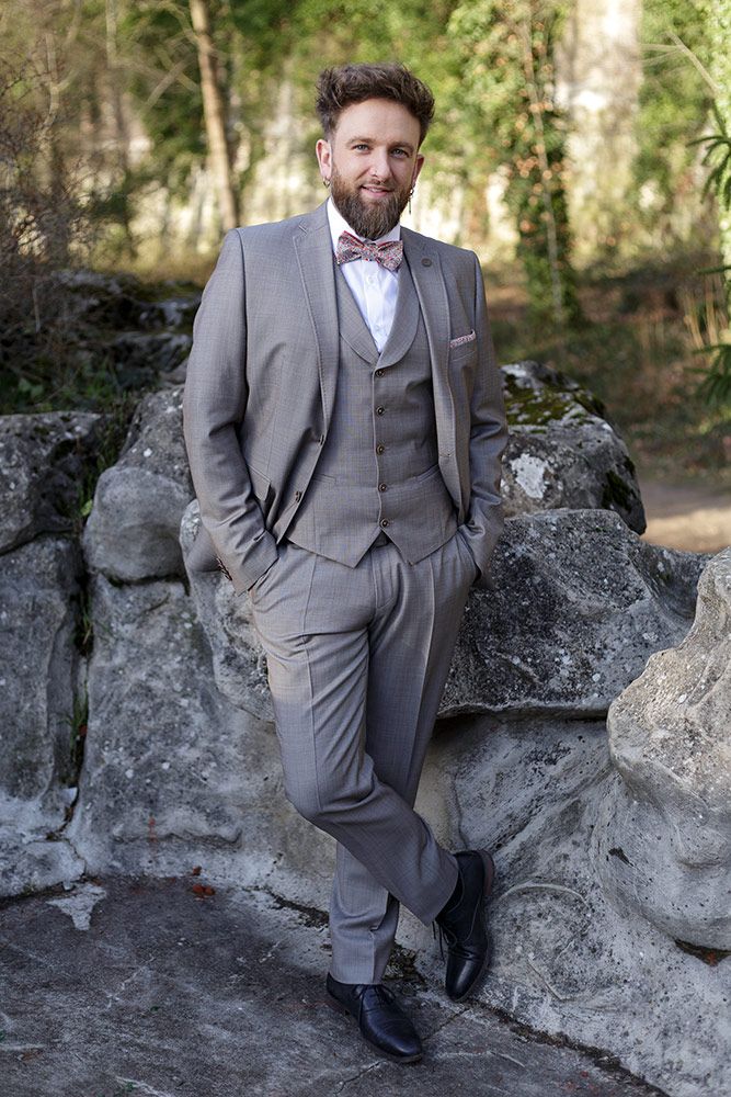 Portrait Romain en costume - BAC. photographie