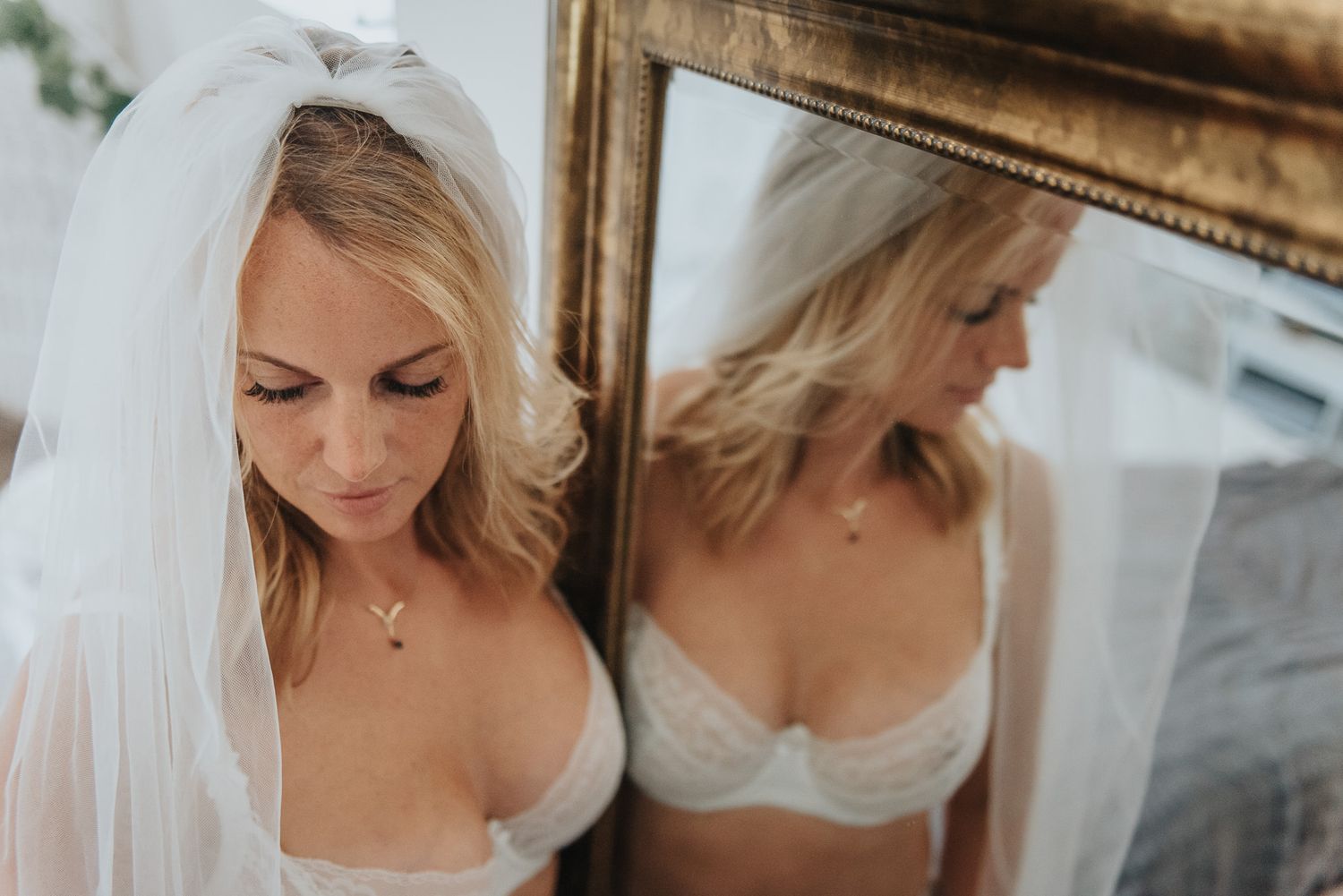 Morgongåva bridal boudoirfotografering i studio