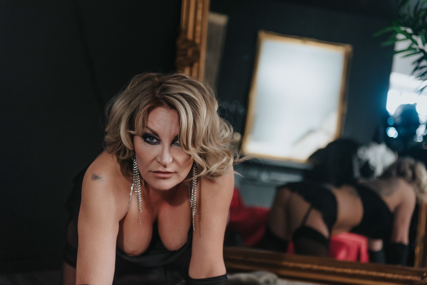 Egoboost boudoirsession, fokus på ansikte