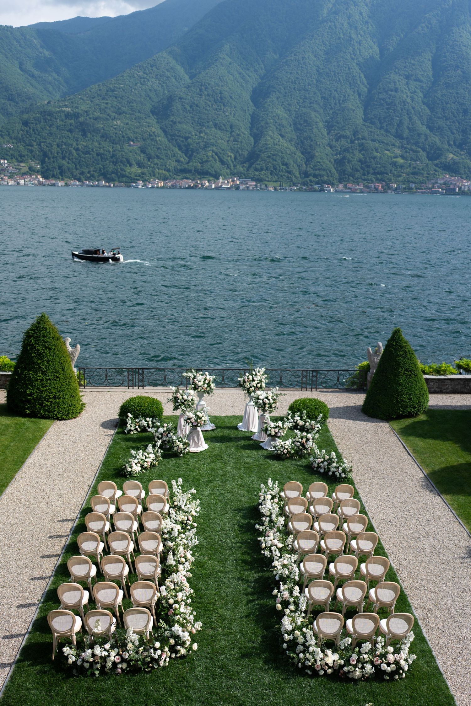 Villa Balbiano Hochzeit
Hochzeit Villa Balbiano
Villa Balbiano Wedding
Luxury Wedding Villa Balbiano
Lake Como Villa Balbiano Wedding