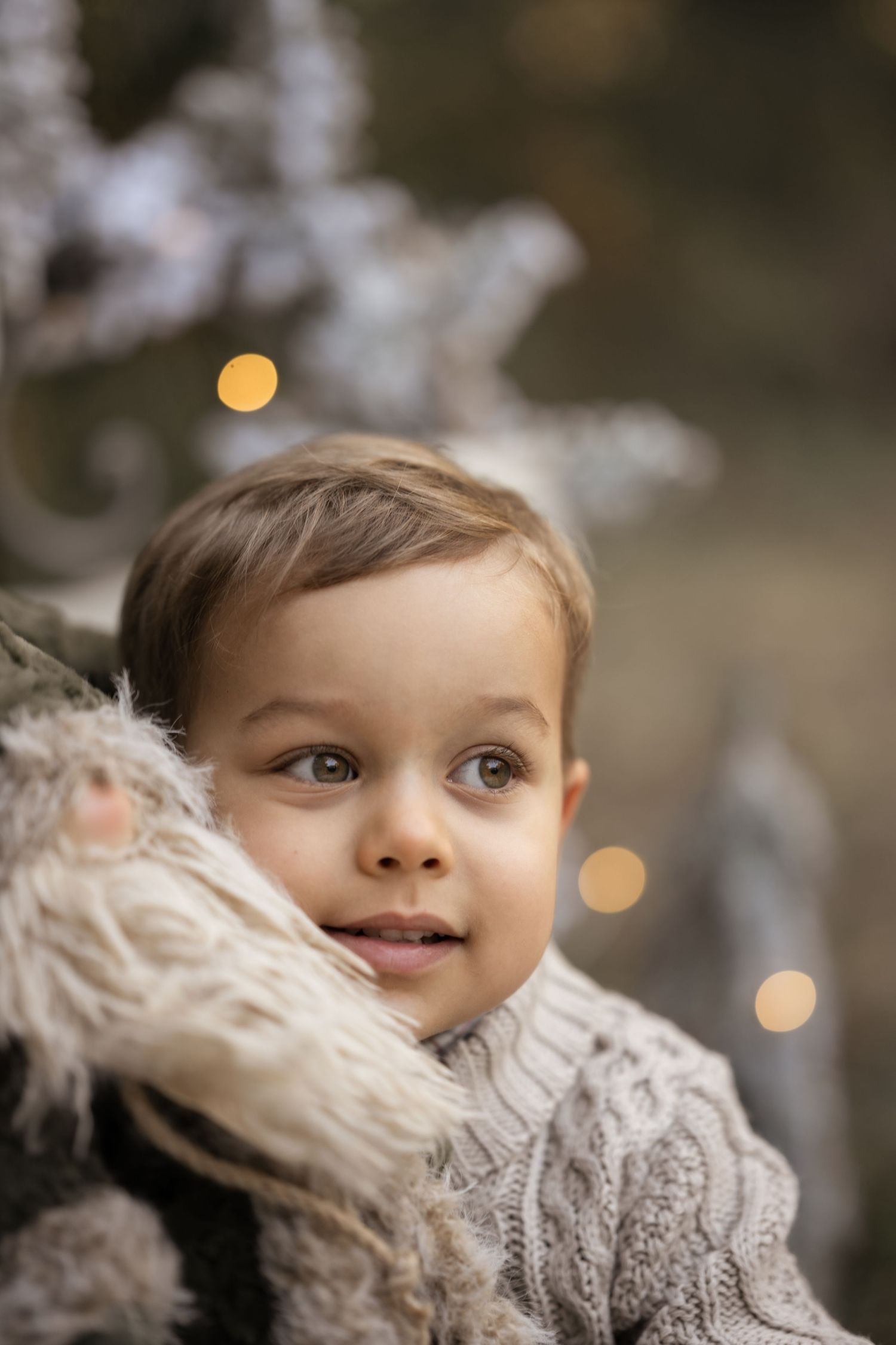 Fotografia natural e intemporal, captando momentos autênticos com sensibilidade, luz suave e composição elegante. Cada imagem revela emoções