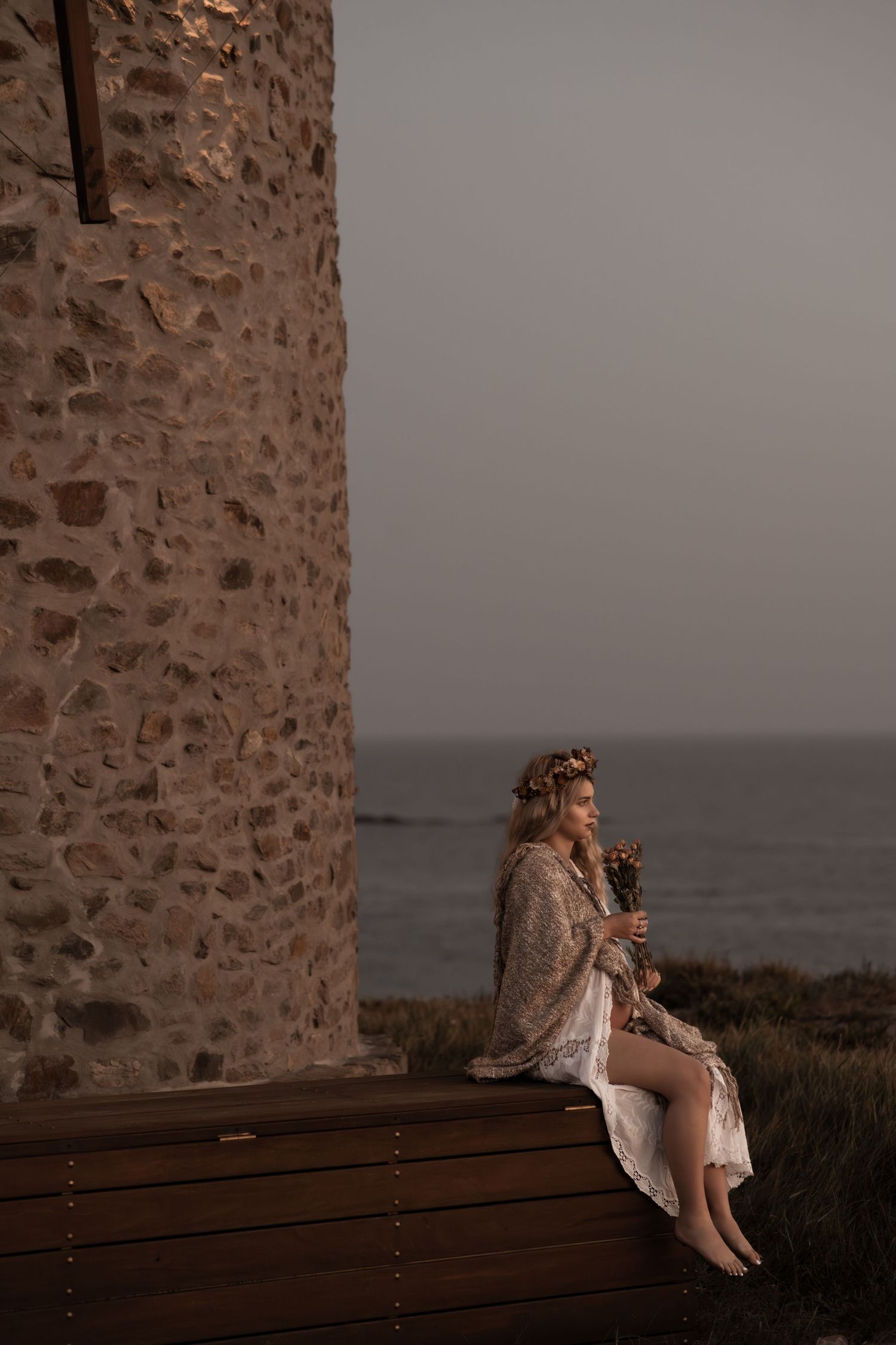 Fotografia natural e intemporal, captando momentos autênticos com sensibilidade, luz suave e composição elegante. Cada imagem revela emoções