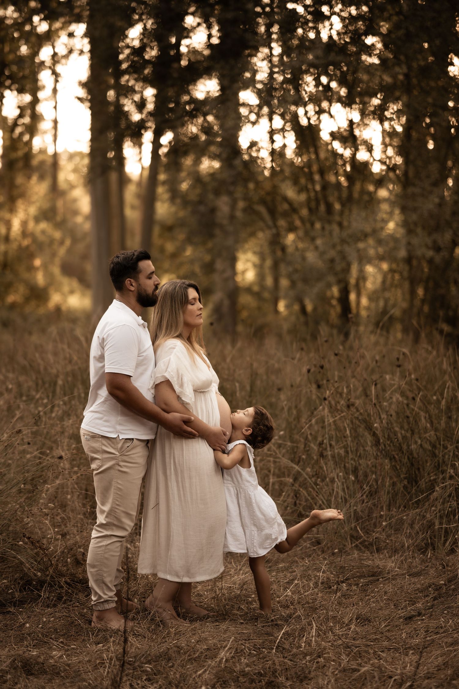Fotografia natural e intemporal, captando momentos autênticos com sensibilidade, luz suave e composição elegante. Cada imagem revela emoções
