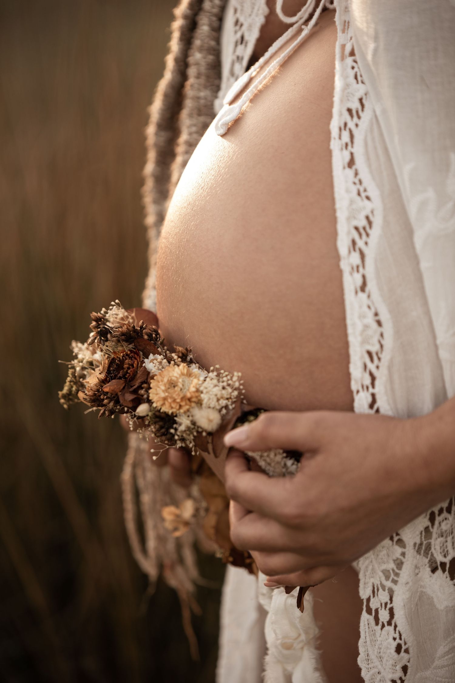 Fotografia natural e intemporal, captando momentos autênticos com sensibilidade, luz suave e composição elegante. Cada imagem revela emoções
