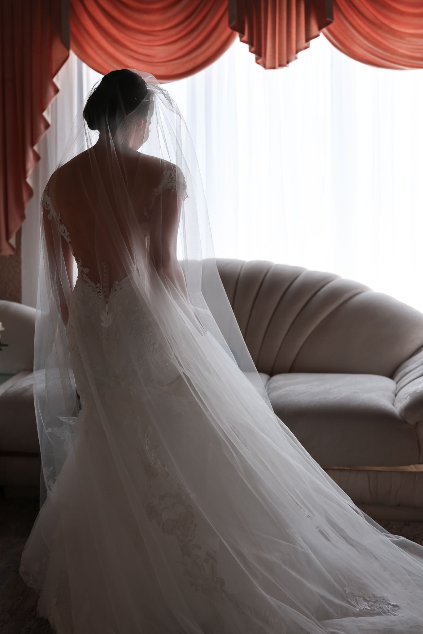 Fine art bridal portraits in Chicago venue The Langham, by luxury documentary and editorial wedding photographer for discerning couples.