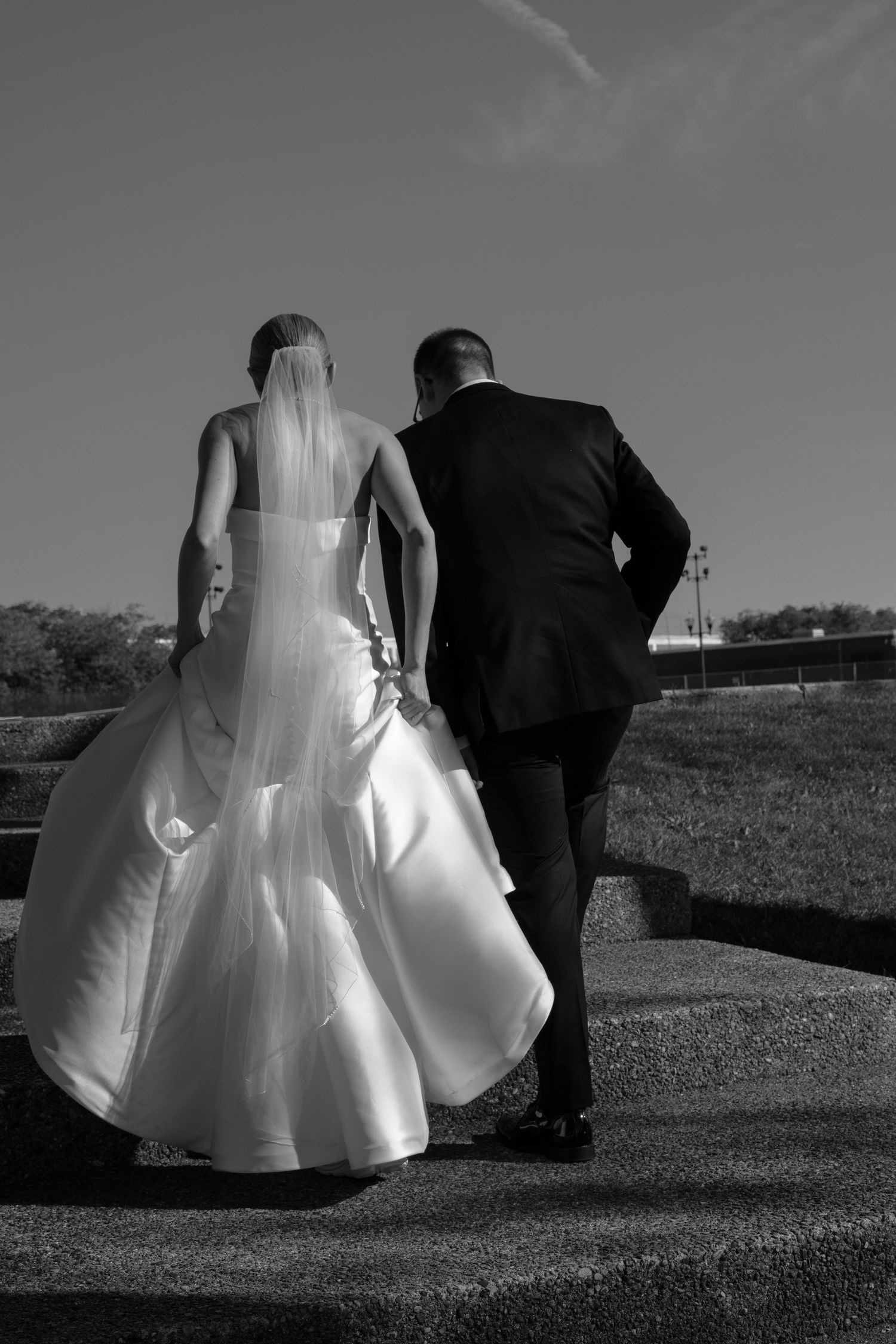 Luxury Chicago wedding photographer capturing elegant, documentary, and editorial-style portraits of couples at iconic city and venue.