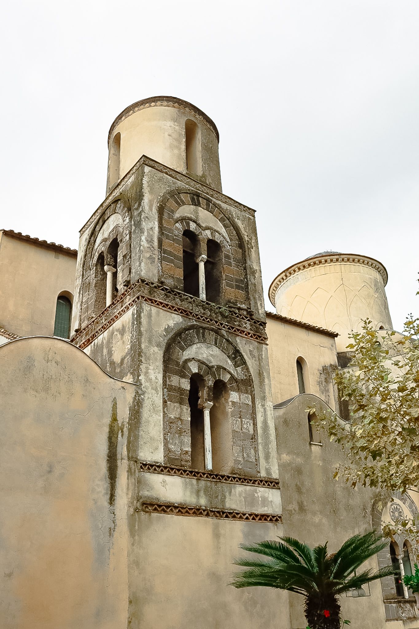 Luxury Chicago wedding photographer documents the Italian architecture of Chiesa di Santa Maria a Gradillo in Ravello on the Amalfi Coast.