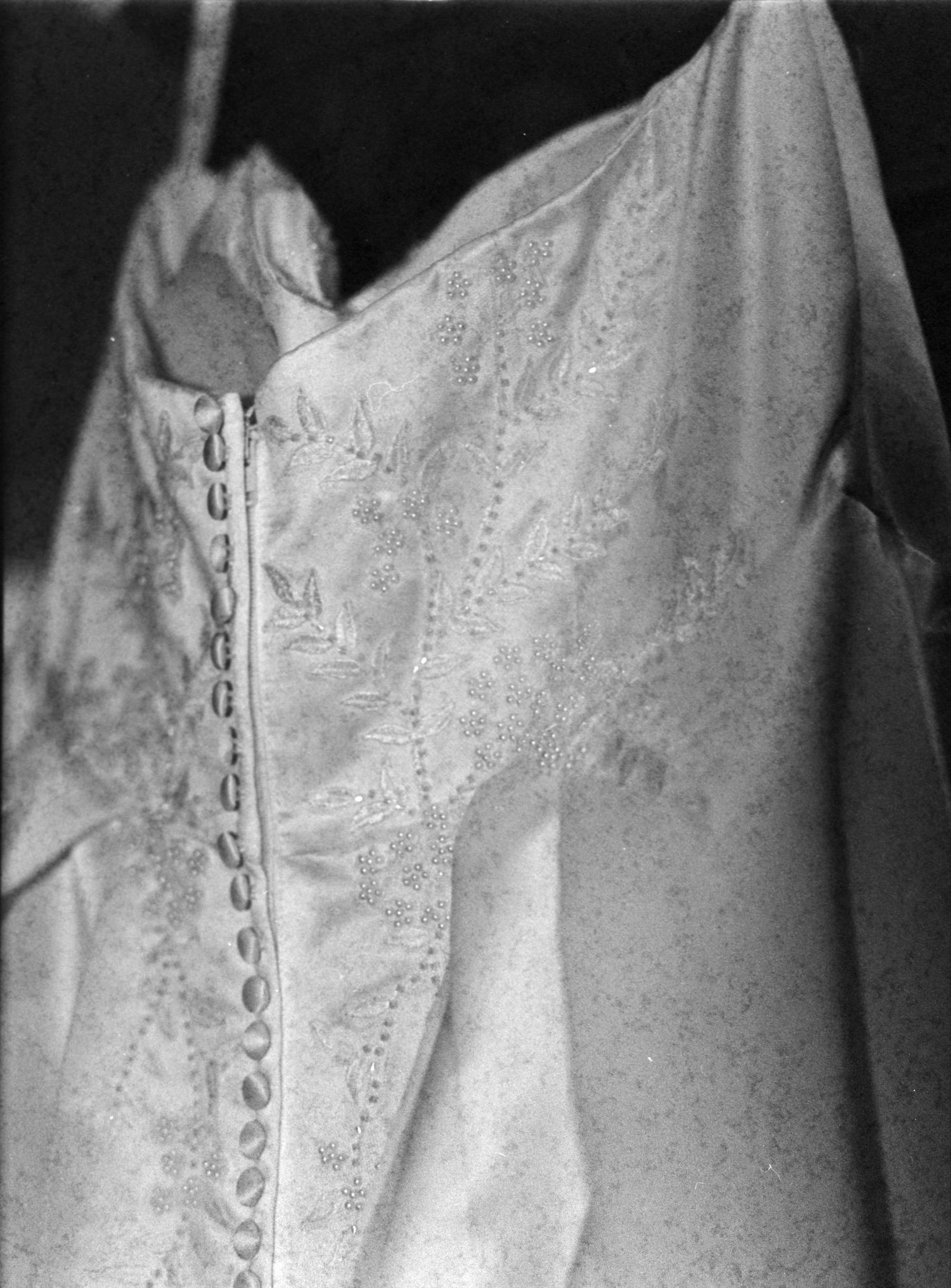 ©AnnaVonRiesenPhotography Wedding Photography | Film B&W image of the dress up close.
