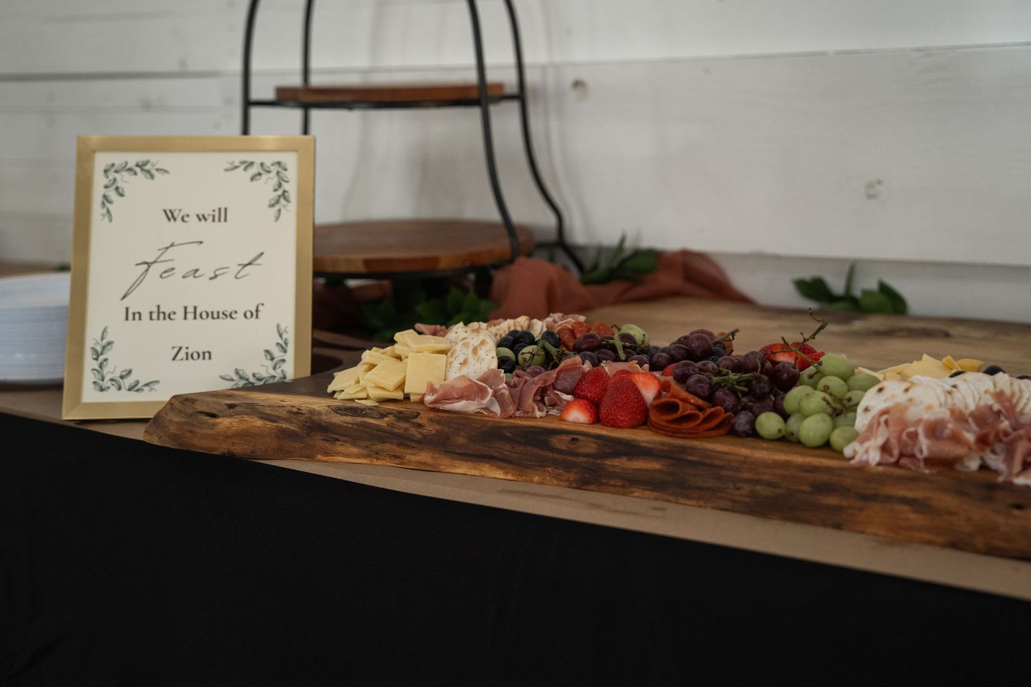 ©AnnaVonRiesenPhotography Wedding Photography | Color image of a colorful charcuterie table.