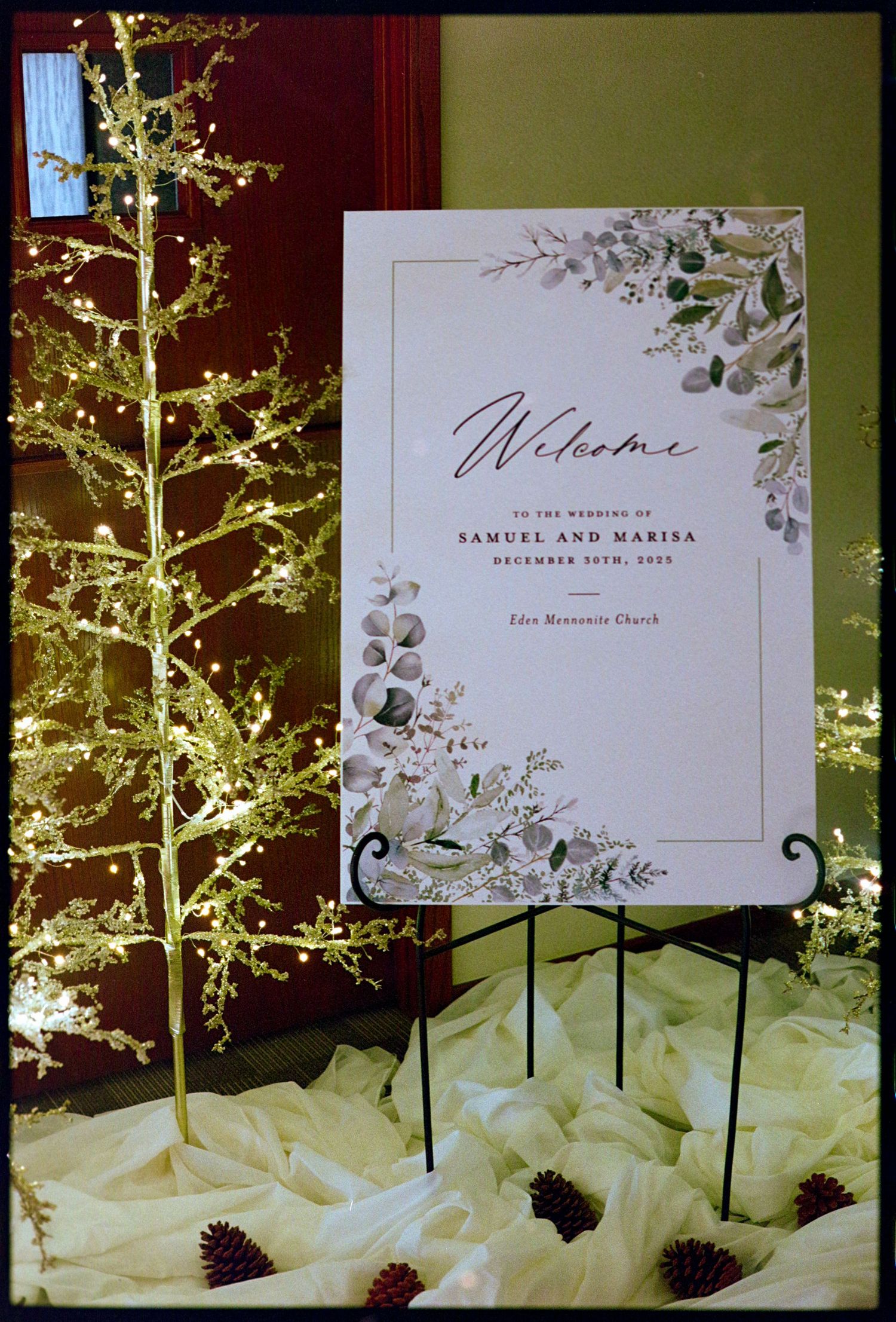 ©AnnaVonRiesenPhotography Wedding Photography | Film Color image of the welcome sign at the ceremony.